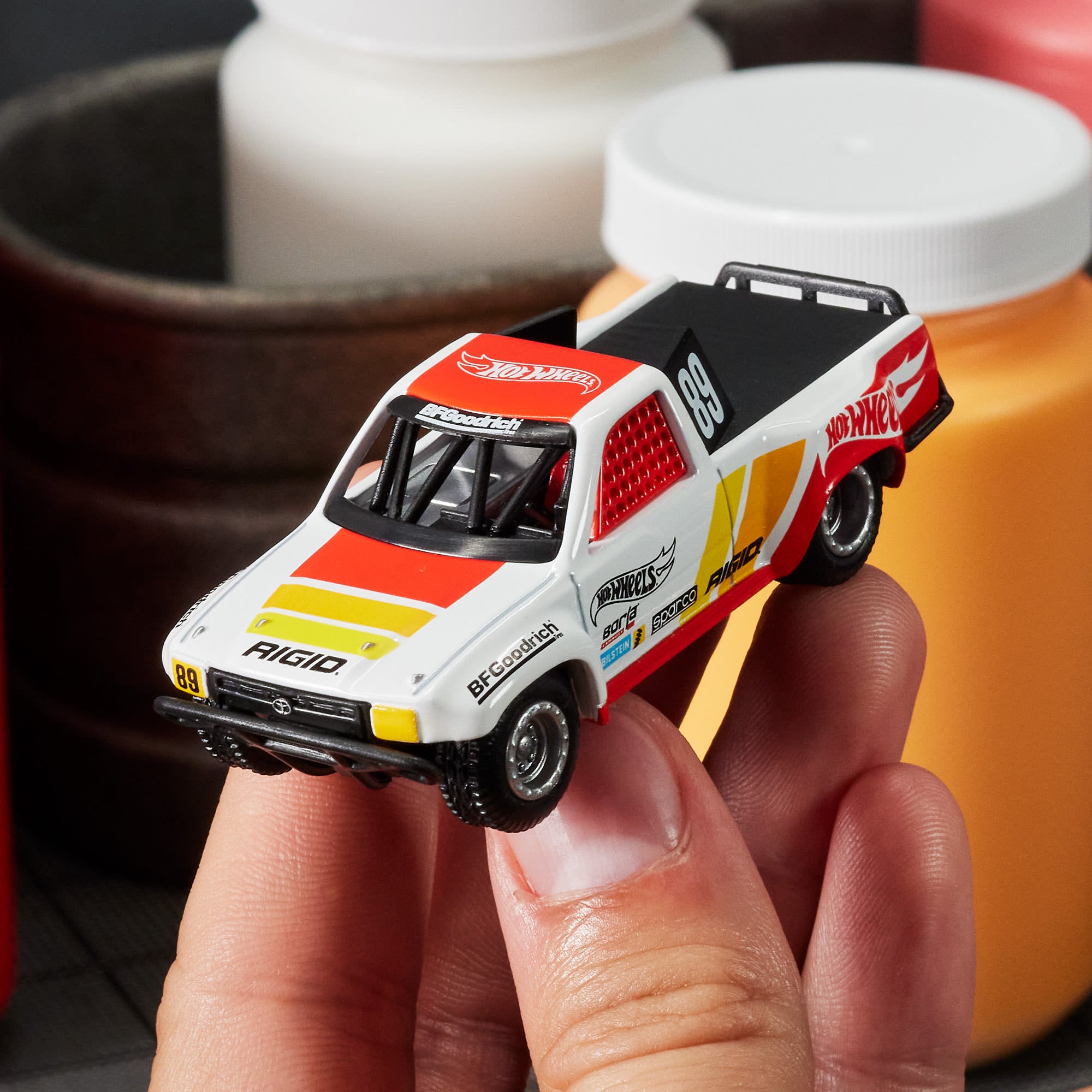 Hot Wheels Elite 64 1989 Toyota HiLux Stadium Truck - Image 12