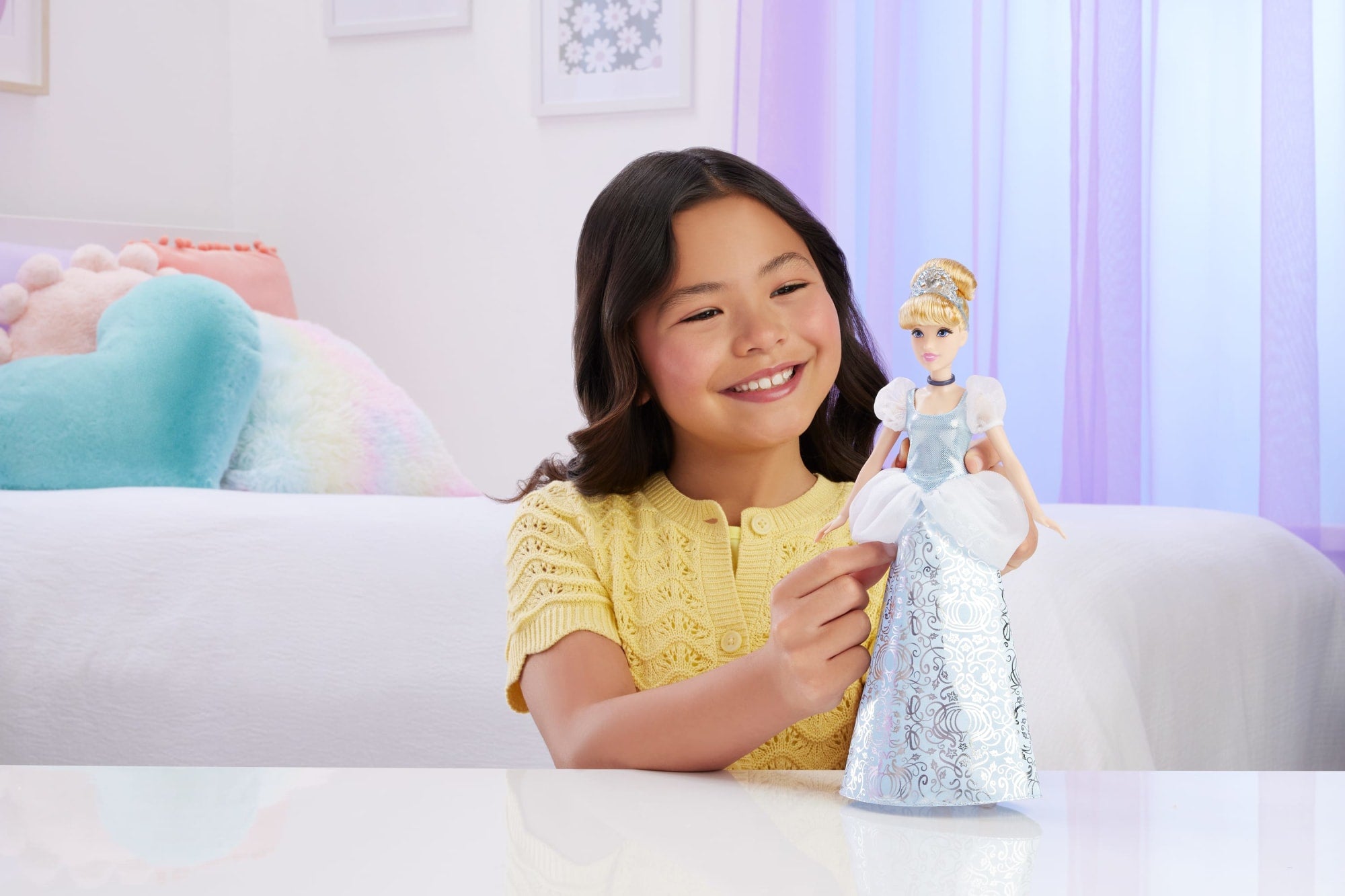 Disney Princess Enchanted Stories Cinderella Fashion Doll With Sparkling Dress & Accessories. Posable - Image 2