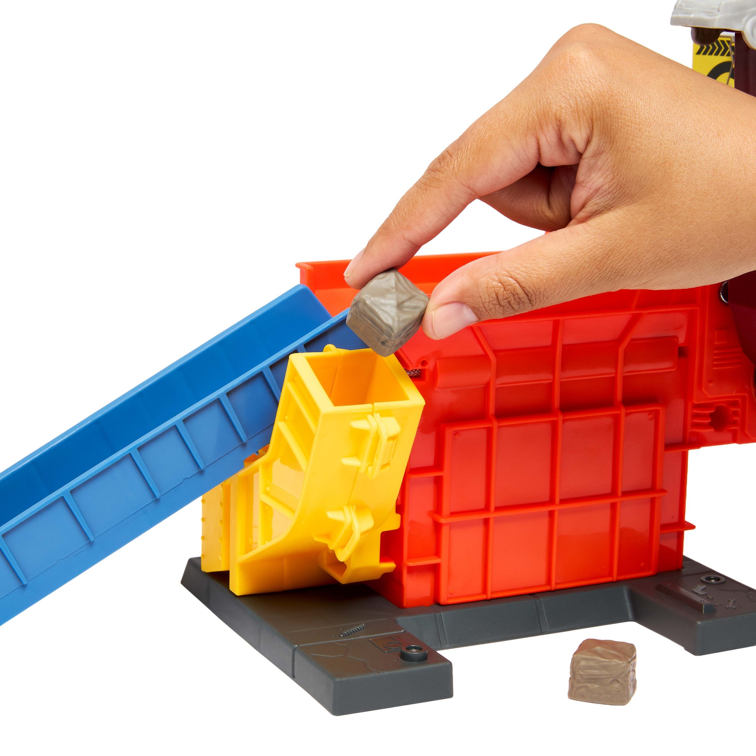 Matchbox The Movie Smalley's Launch & Crush Playset inspired By The Film. 1 Toy Die-Cast Car - Image 5