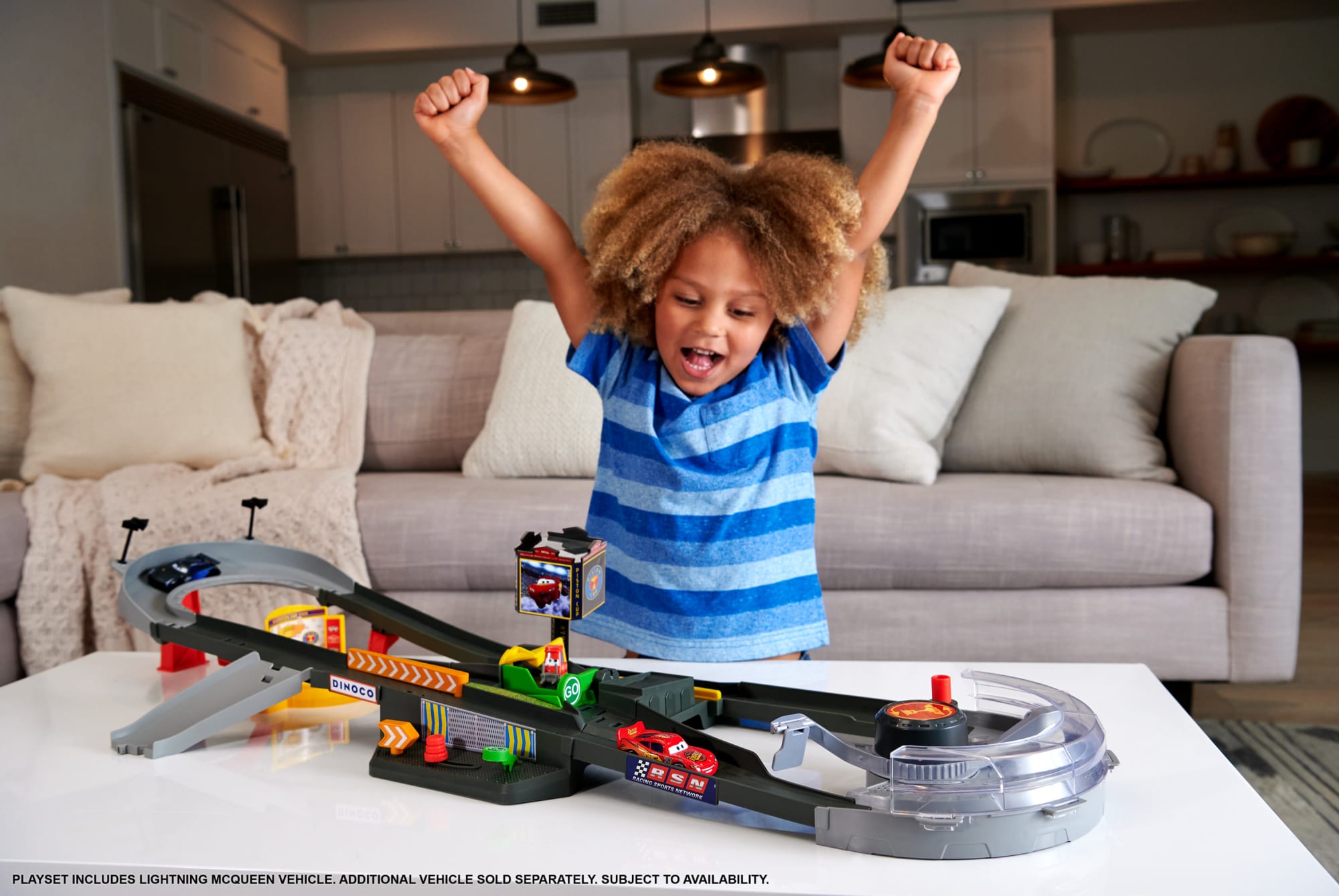 Disney · Pixar Cars-Circuit Course Piston Cup-Avec Voiture 1/55 - Image 2