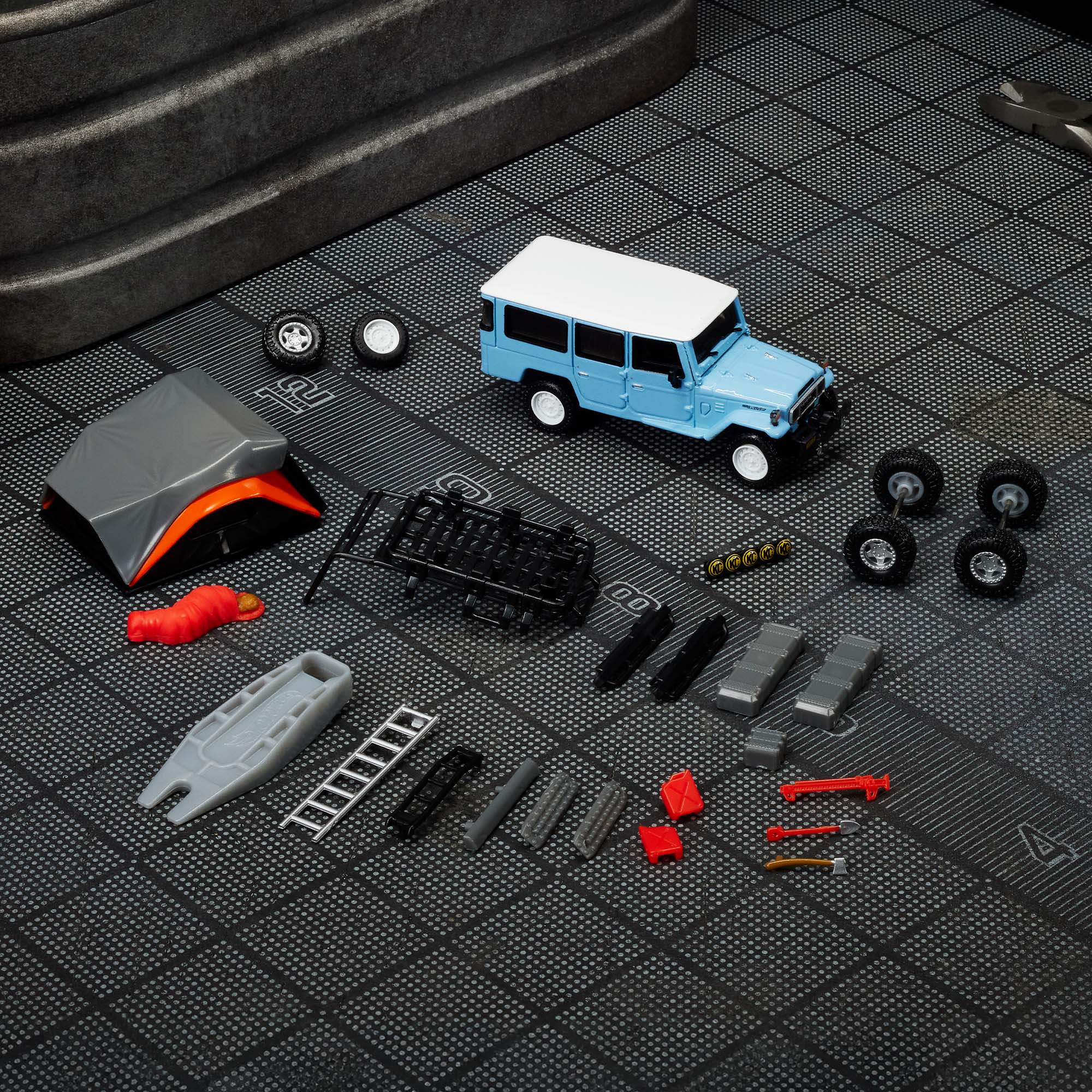 Hot Wheels Elite 64 Mod Shop 1982 Custom Toyota Land Cruiser FJ45 Troopy - Image 22