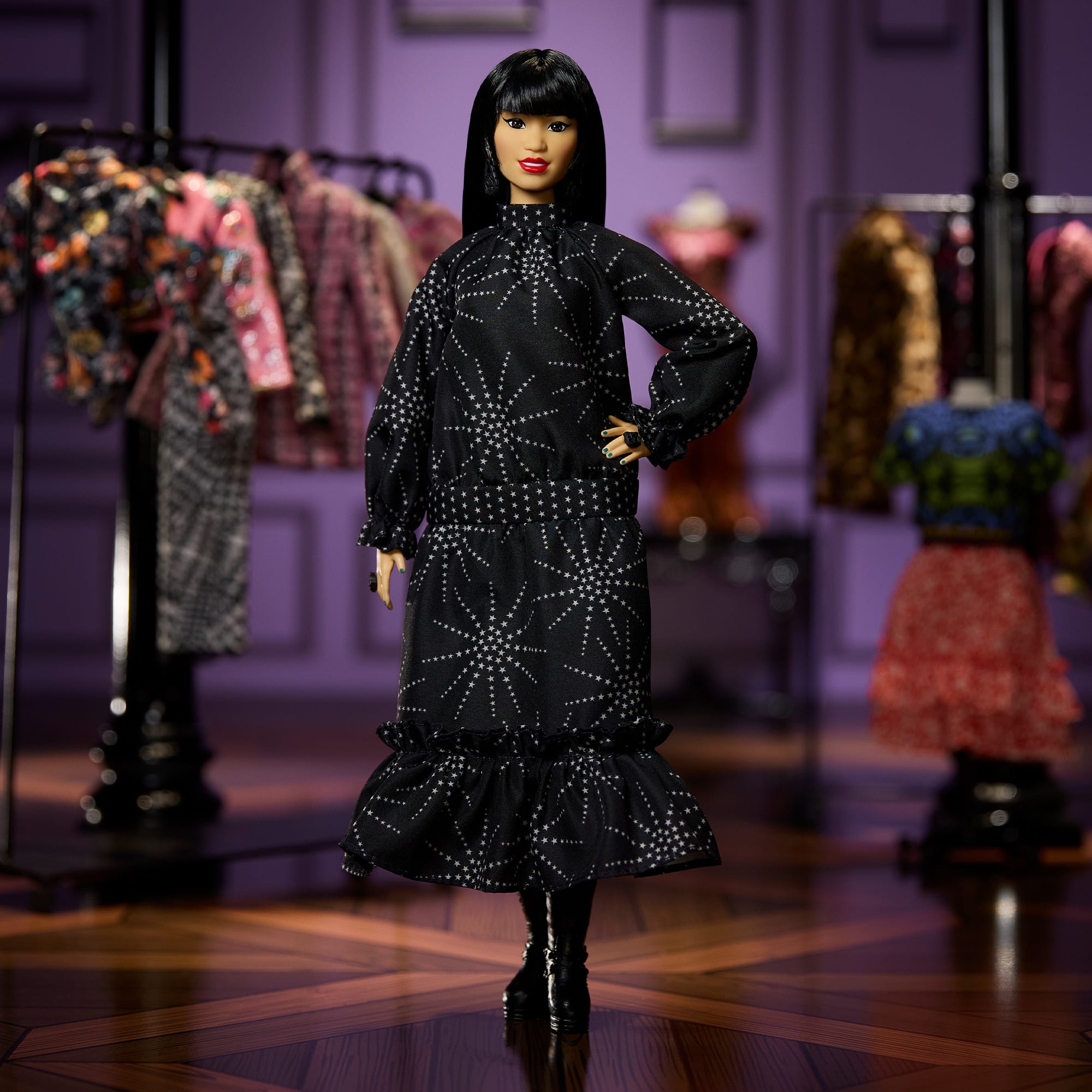 Barbie Inspiring Women Anna Sui Doll - Image 8