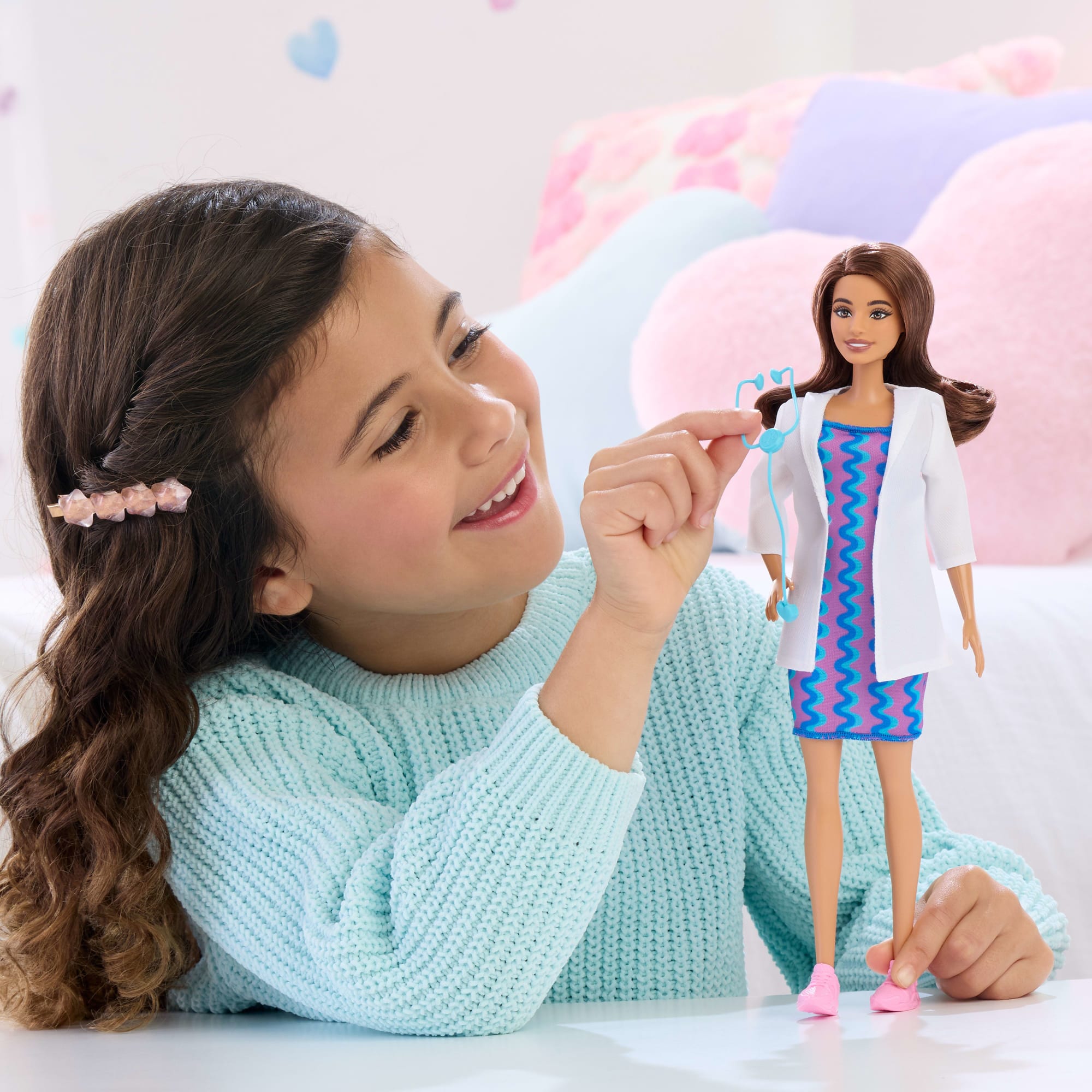 Barbie Careers Doctor Doll & Accessory. Fashion Doll Wearing Removable Look With Stethoscope - Image 2