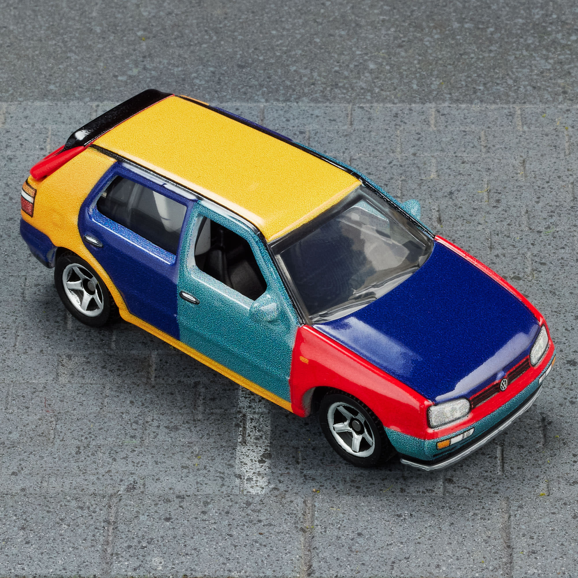 Matchbox 1995 Volkswagen Golf Harlequin - Image 10
