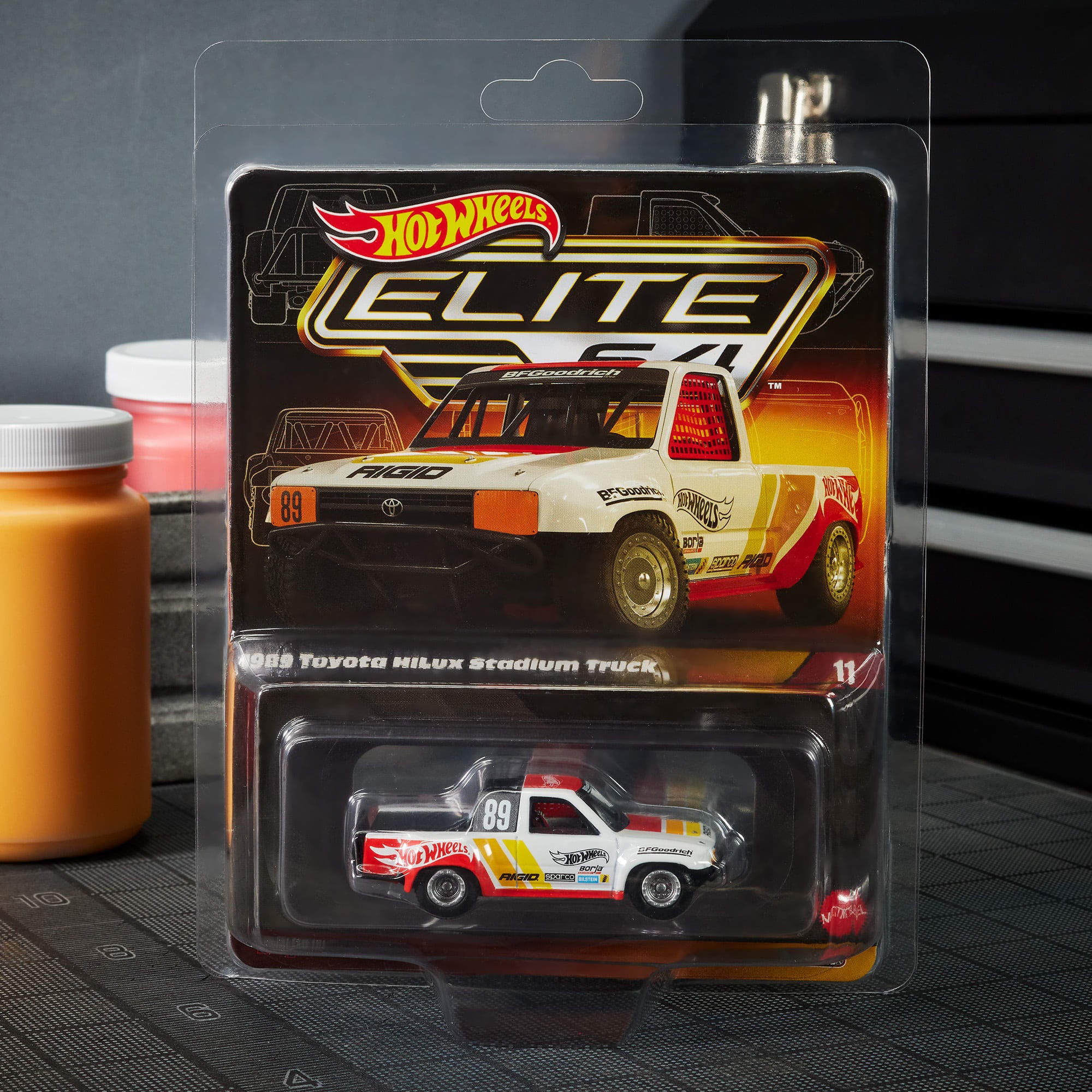 Hot Wheels Elite 64 1989 Toyota HiLux Stadium Truck - Image 17