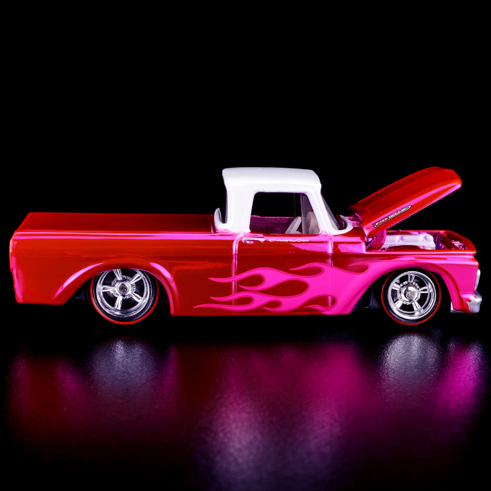 Hot Wheels RLC Exclusive Pink Edition 1962 Ford F100 - Image 6