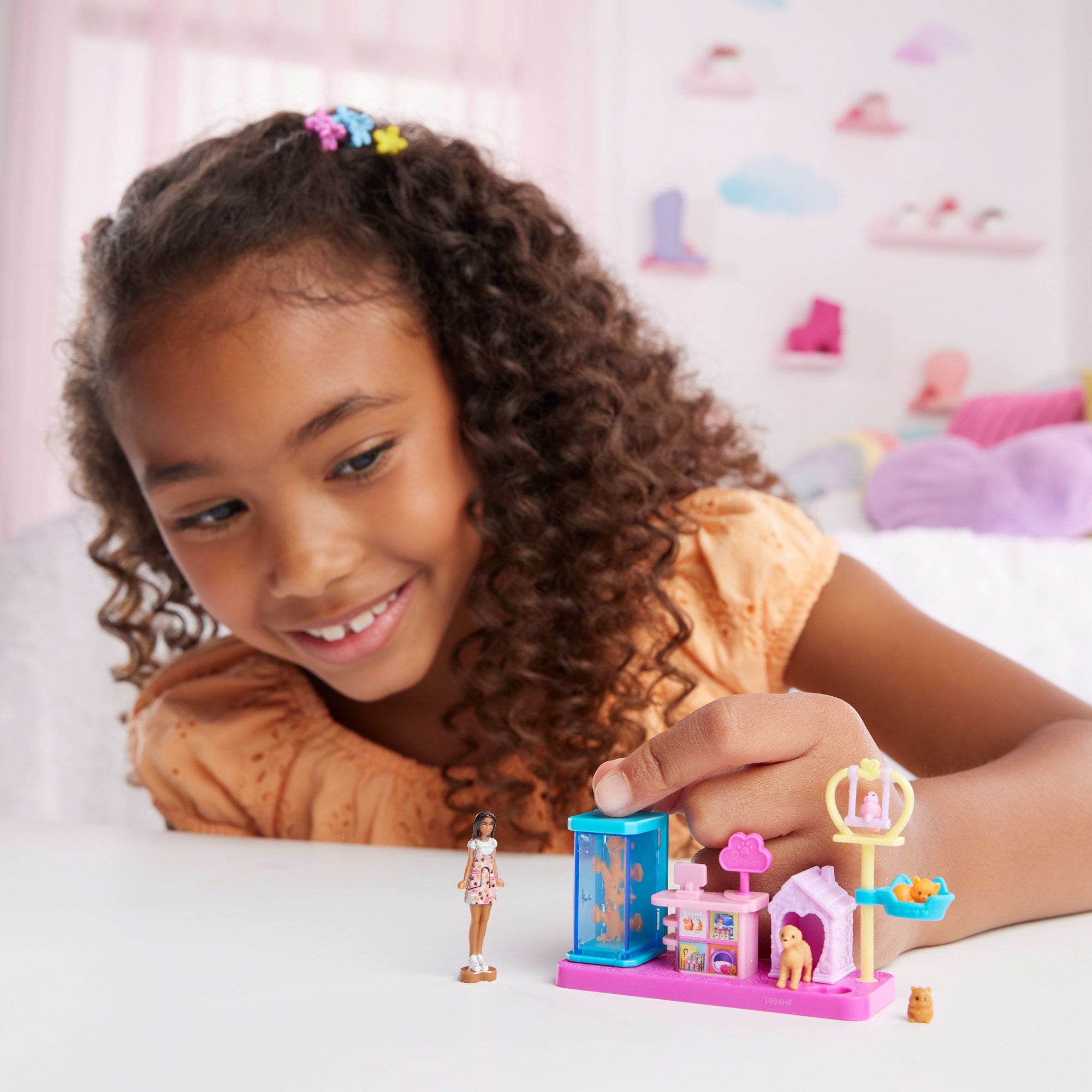 Barbie Mini BarbieLand Set de Juego Boutique para Mascotas - Image 2