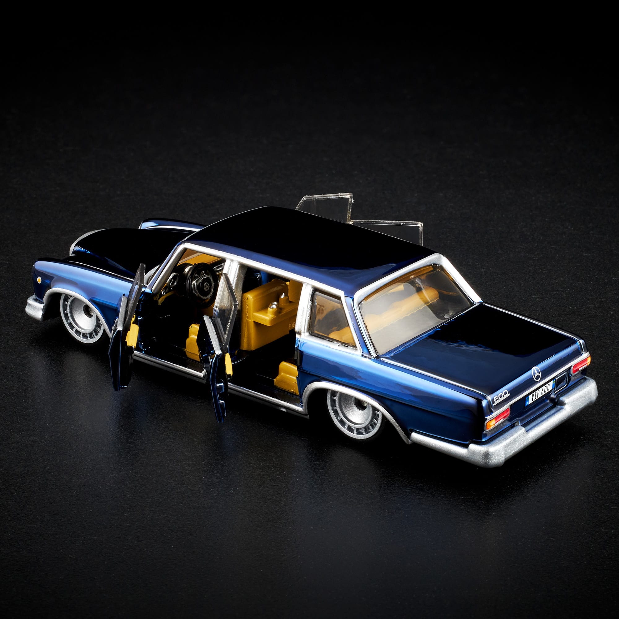 Hot Wheels RLC Exclusive 1964 Mercedes-Benz 600 - Image 18