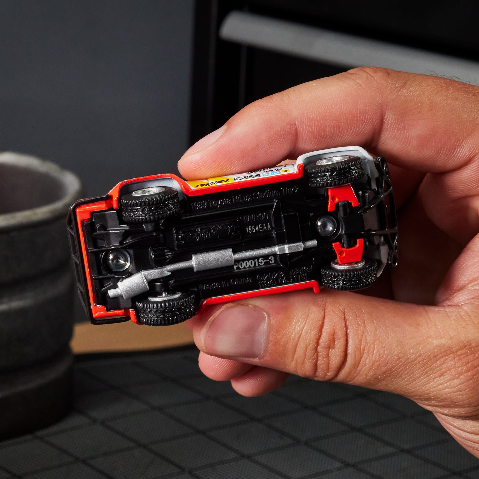 Hot Wheels Elite 64 1989 Toyota HiLux Stadium Truck - Image 14