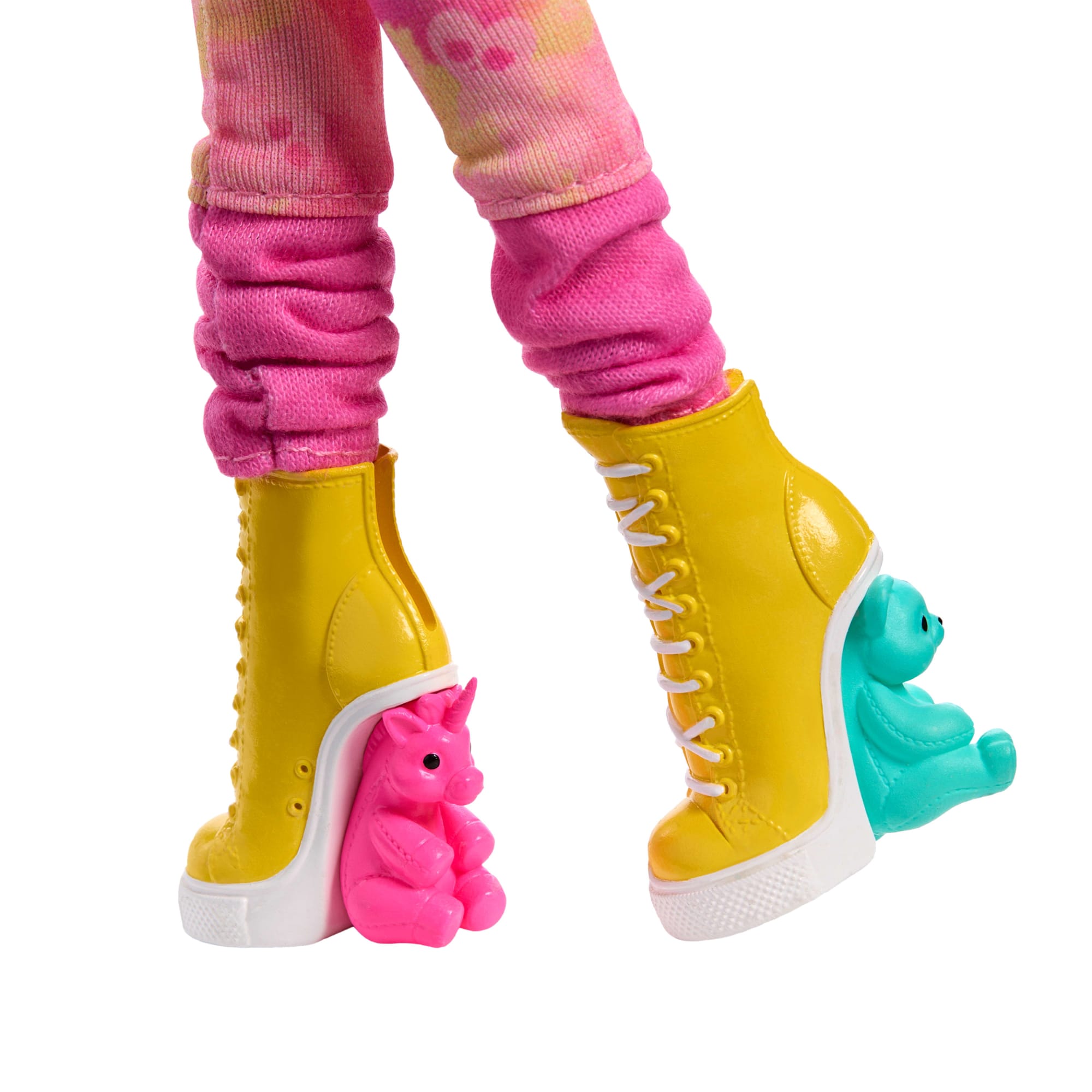 Monster High Wednesday Collectible Doll. Enid Sinclair in Pink Fashion With Accessories - Image 5
