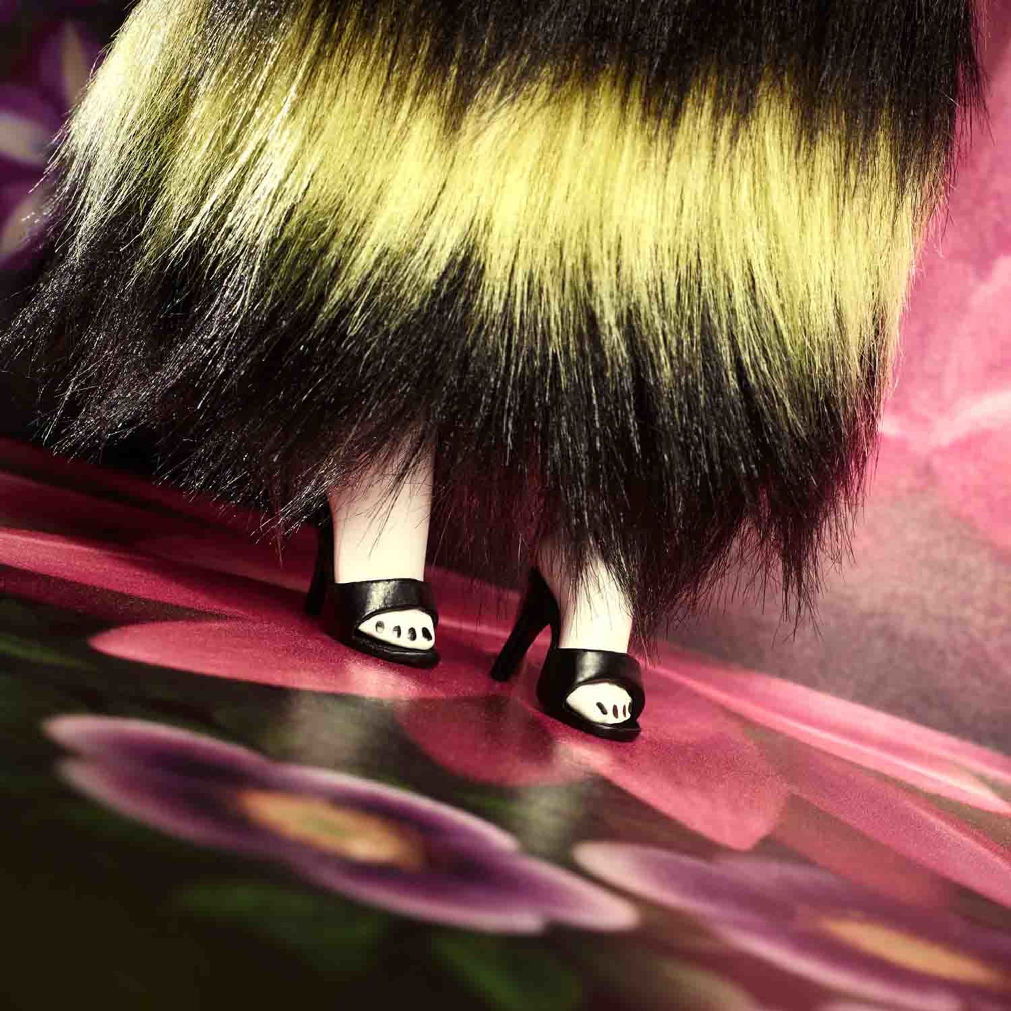 Barbie Bee Mark Ryden x Barbie Doll - Image 4