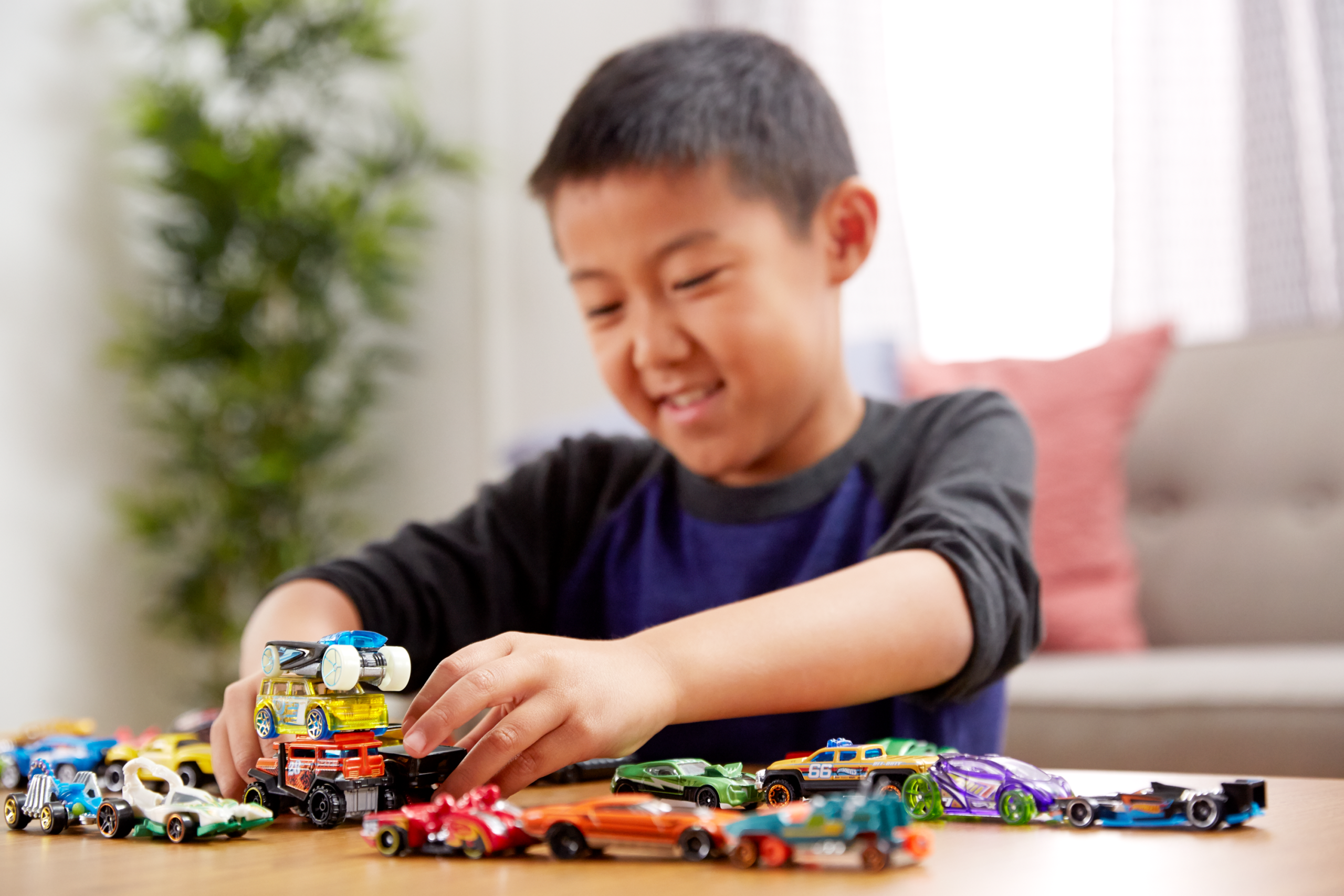 Hot Wheels Set Of 8 Basic Toy Cars & Trucks in 1:64 Scale Including 1 Exclusive Car. Styles May Vary - Image 2