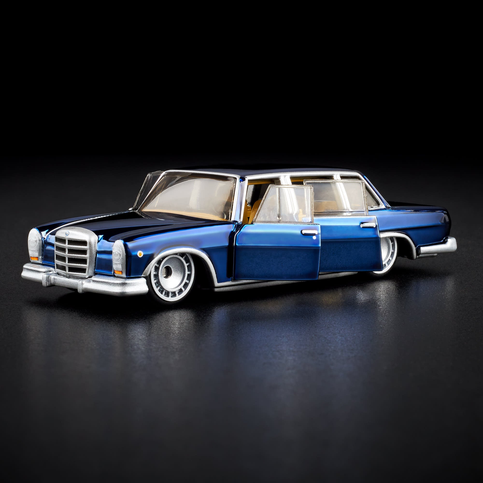 Hot Wheels RLC Exclusive 1964 Mercedes-Benz 600 - Image 4