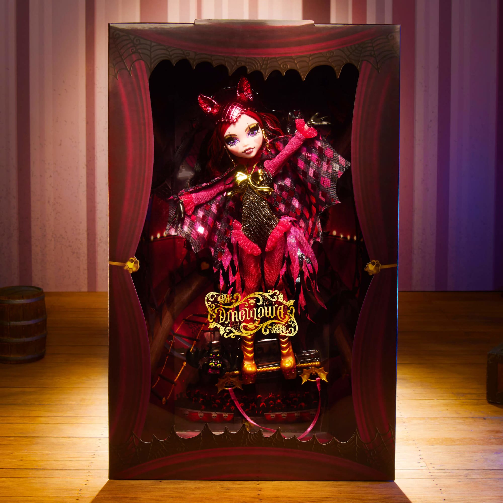 Monster High Freak Du Chic Draculaura Figure - Image 10