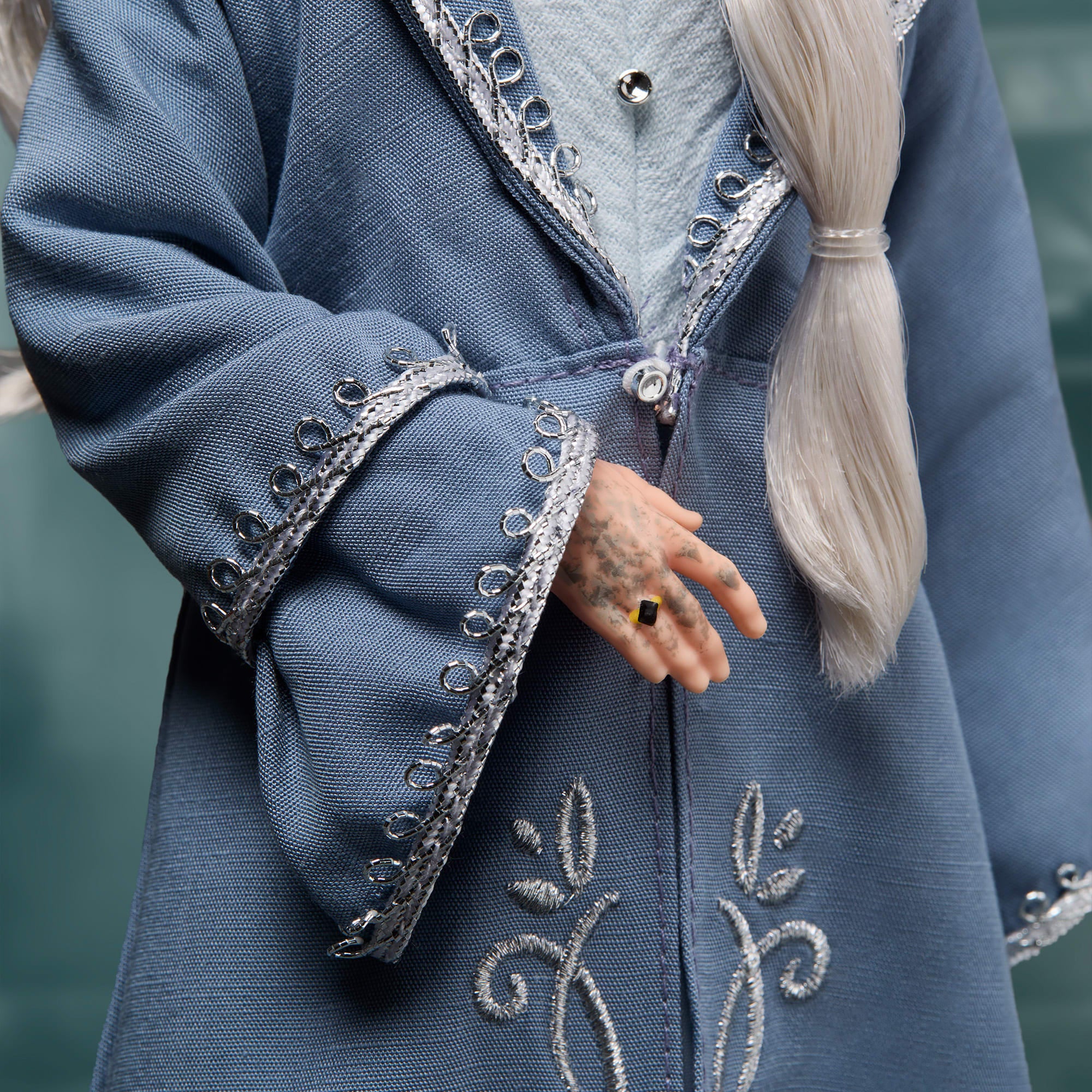 Harry Potter Design Collection – Albus Dumbledore Doll - Image 5