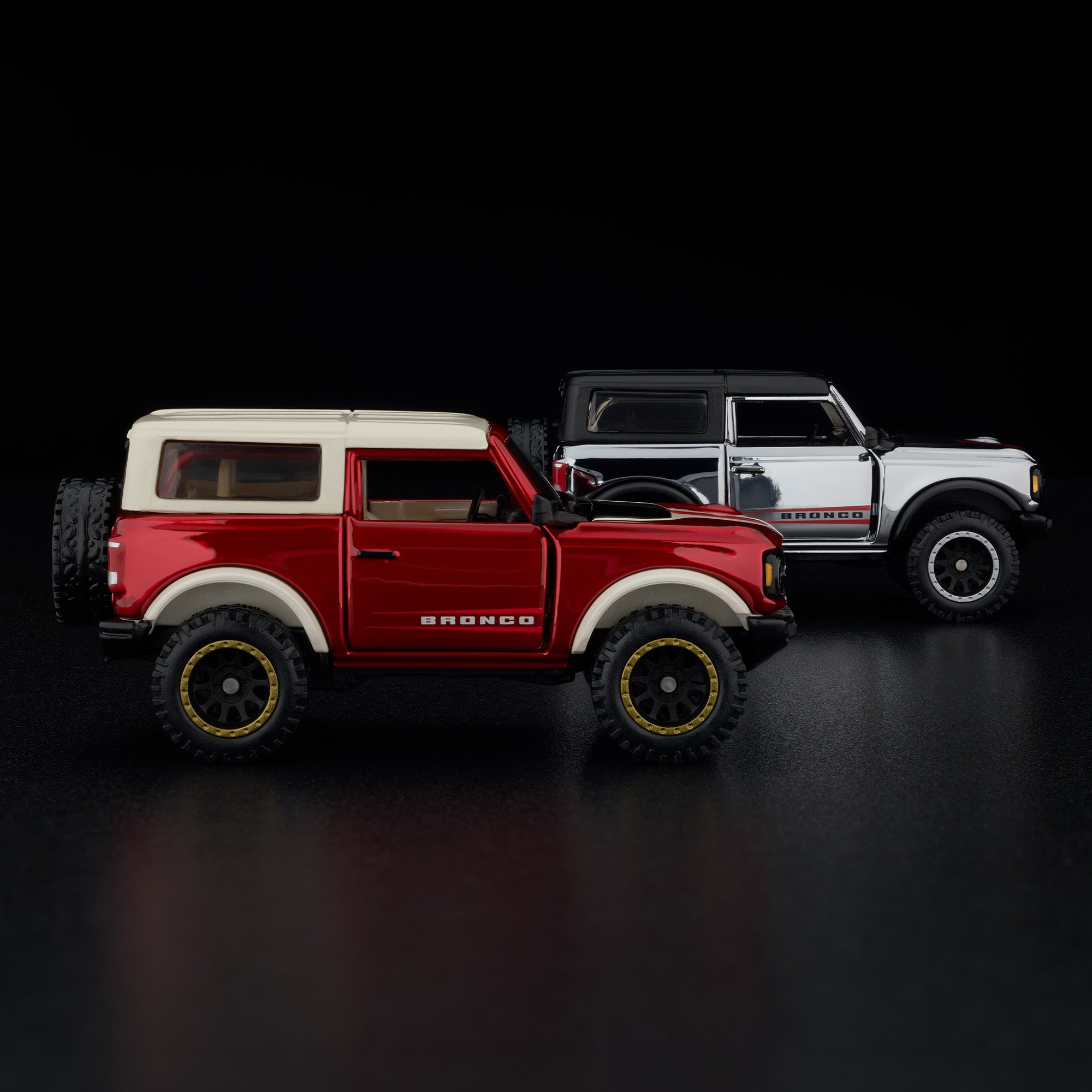 Hot Wheels RLC Exclusive '21 Ford Bronco With CHASE Version - Image 3