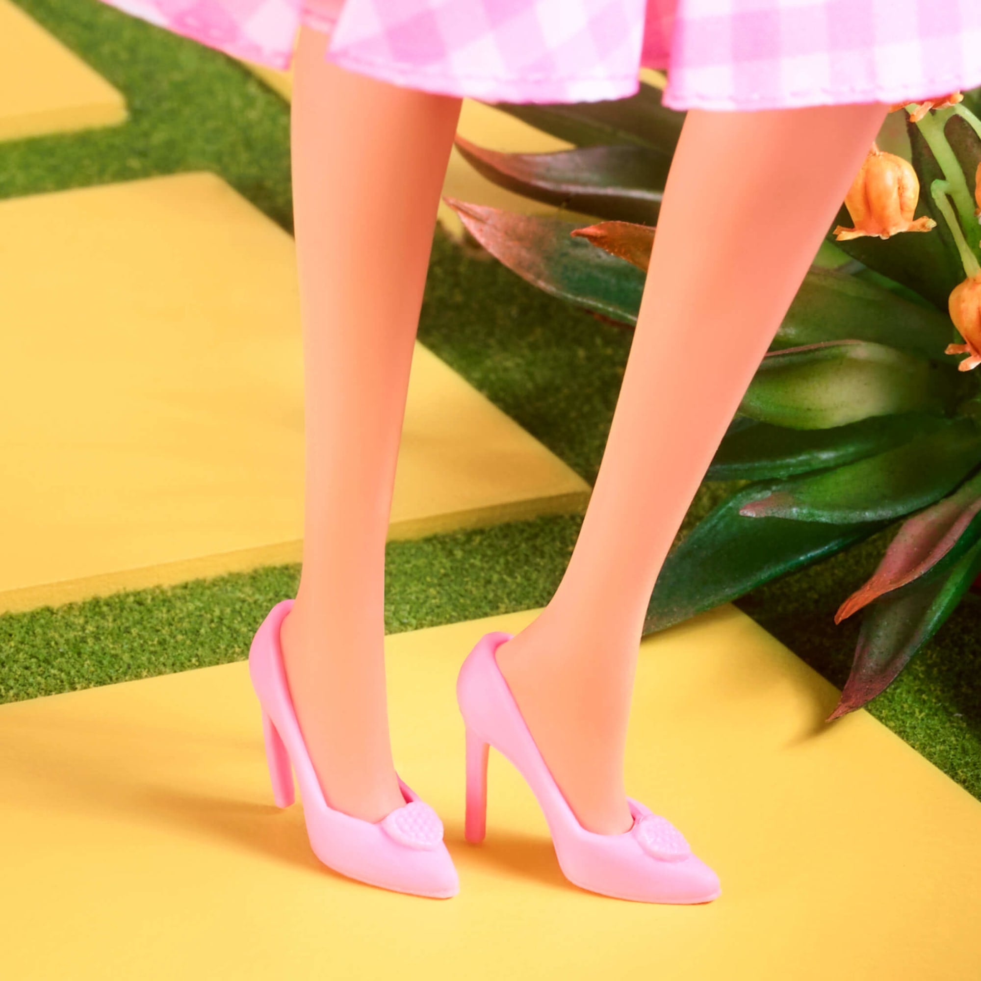 Barbie in Pink Gingham Dress – Barbie The Movie - Image 16