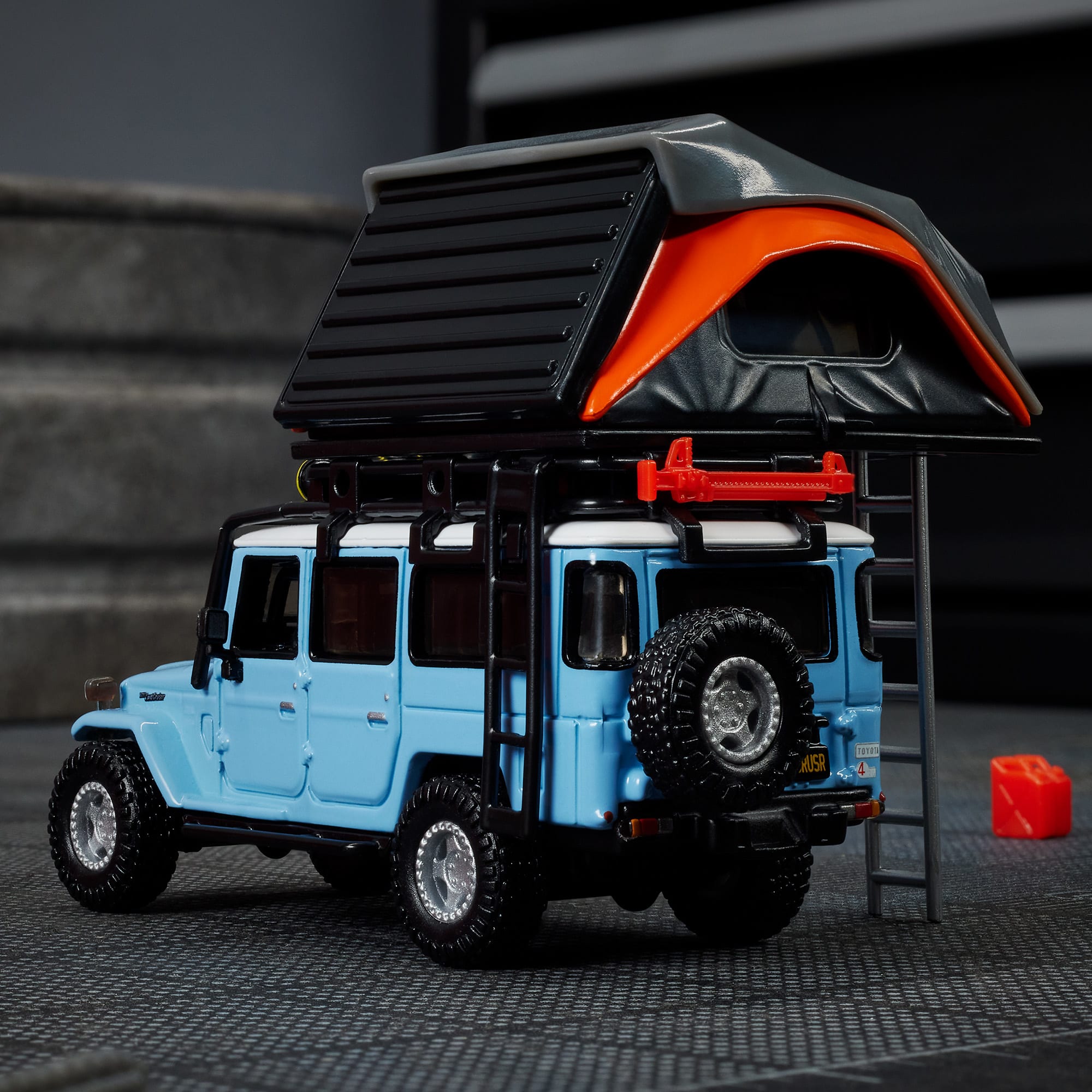Hot Wheels Elite 64 Mod Shop 1982 Custom Toyota Land Cruiser FJ45 Troopy - Image 4