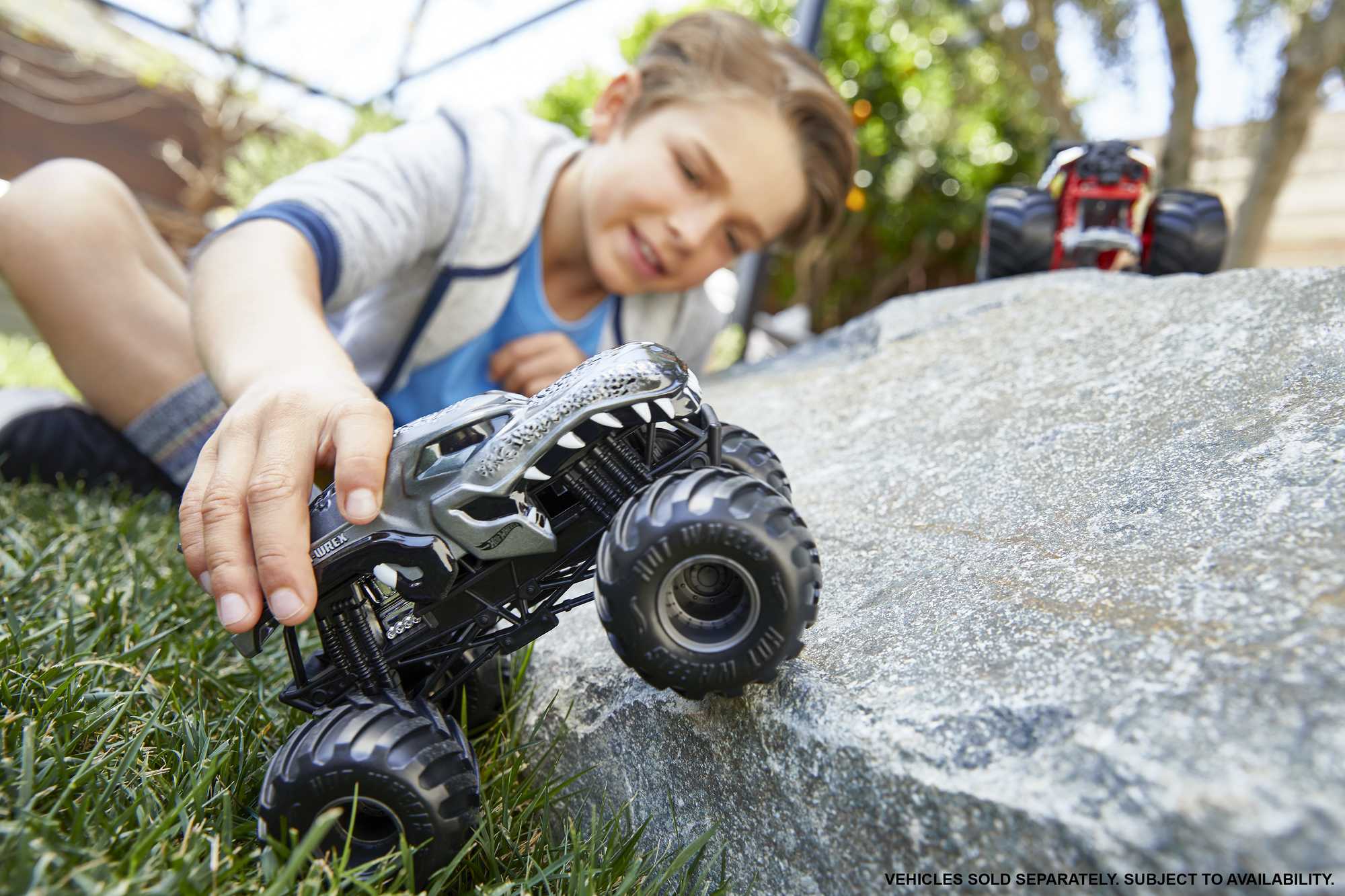 Hot Wheels Monster Trucks Vehículo de Juguete Auto Sorpresa Escala 1:24 - Image 2