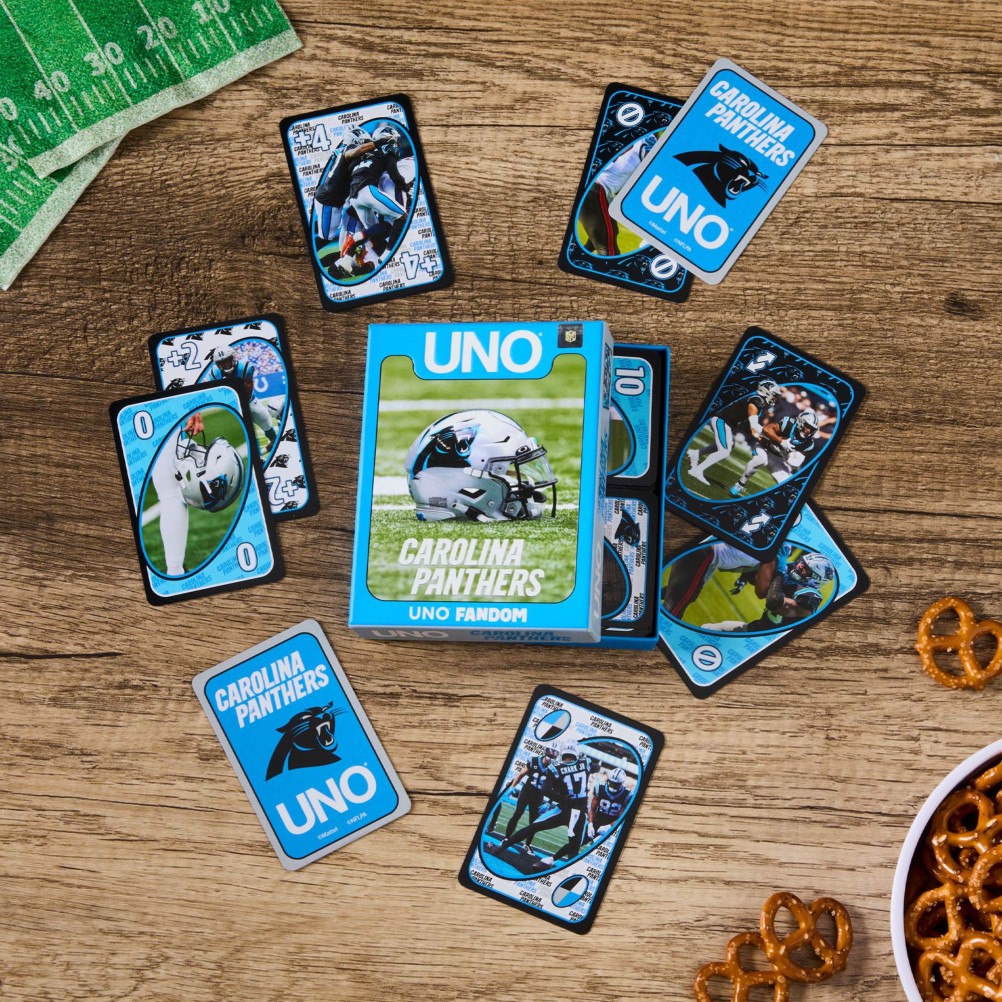 UNO Fandom NFL Carolina Panthers Game Deck - Image 3