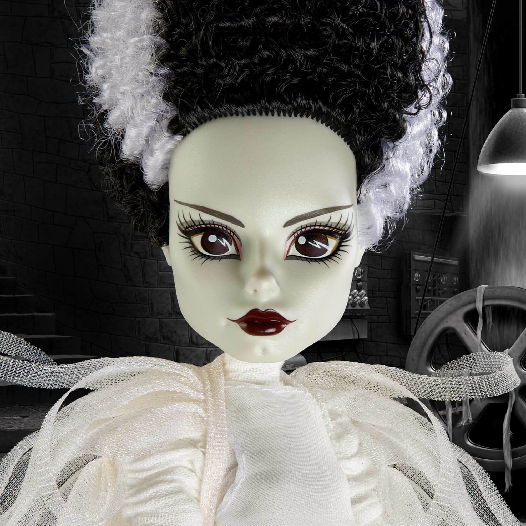Frankenstein & Bride of Frankenstein Monster High Skullector Doll Set - Image 2