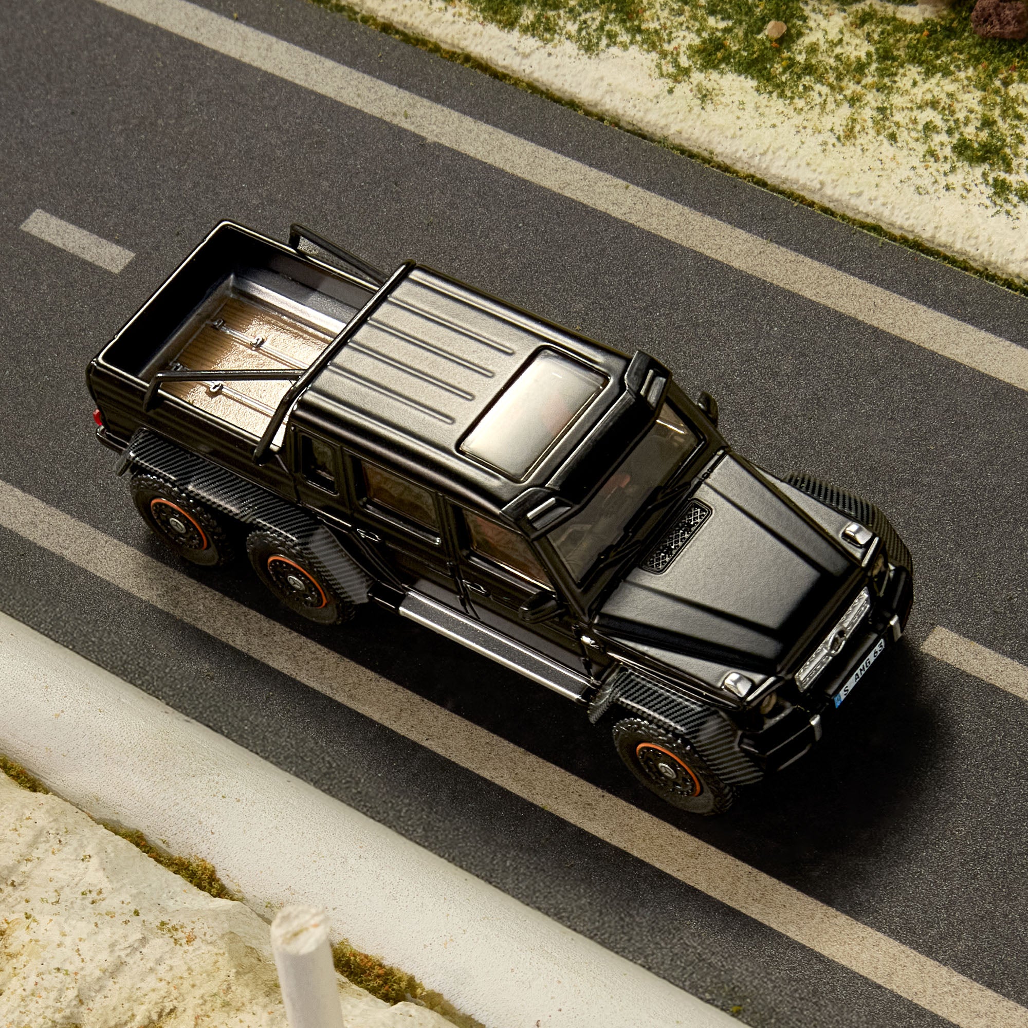 Hot Wheels Elite 64 Mercedes-Benz G 63 AMG 6x6 - Image 5