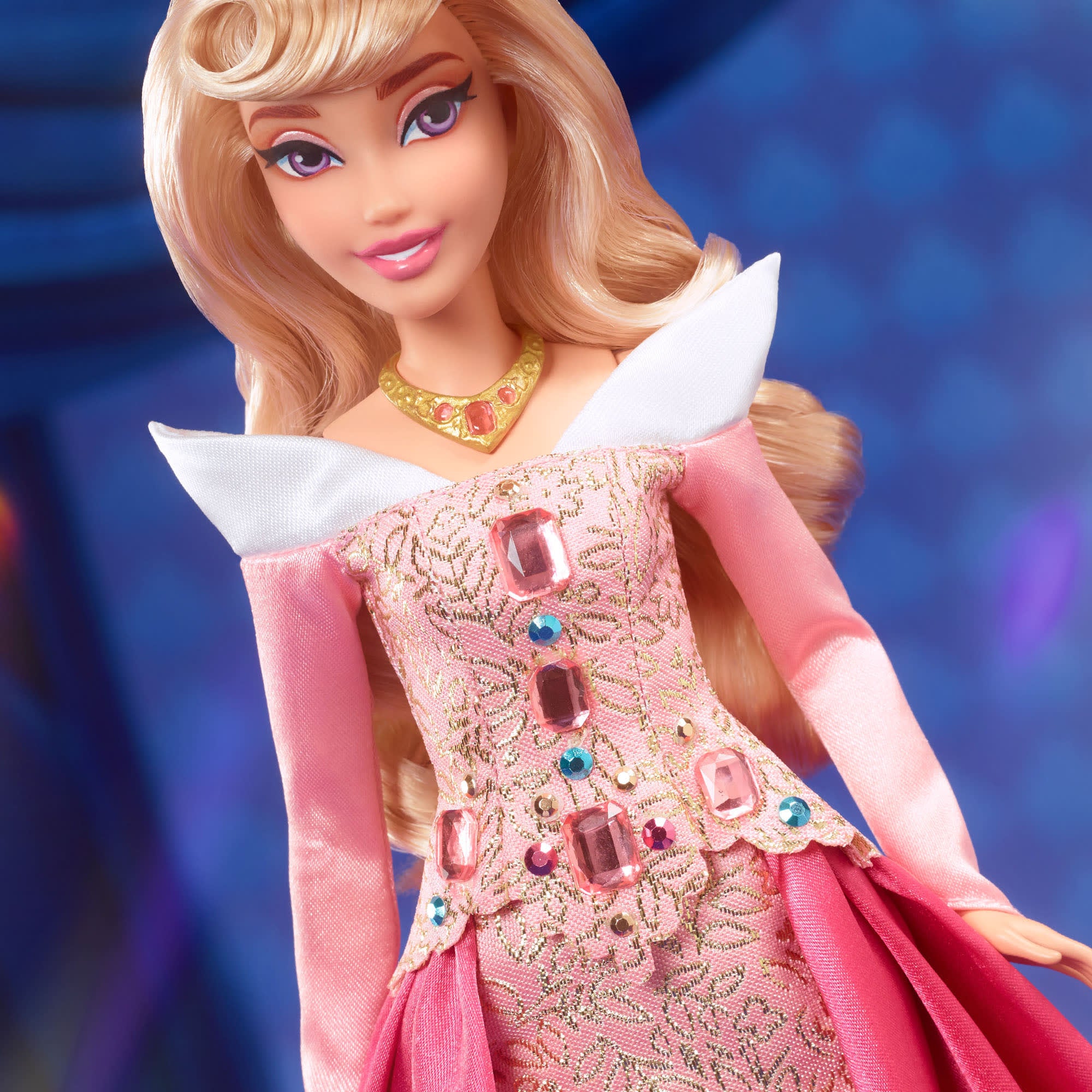 Disney Collector Radiance Collection Aurora Doll - Image 4