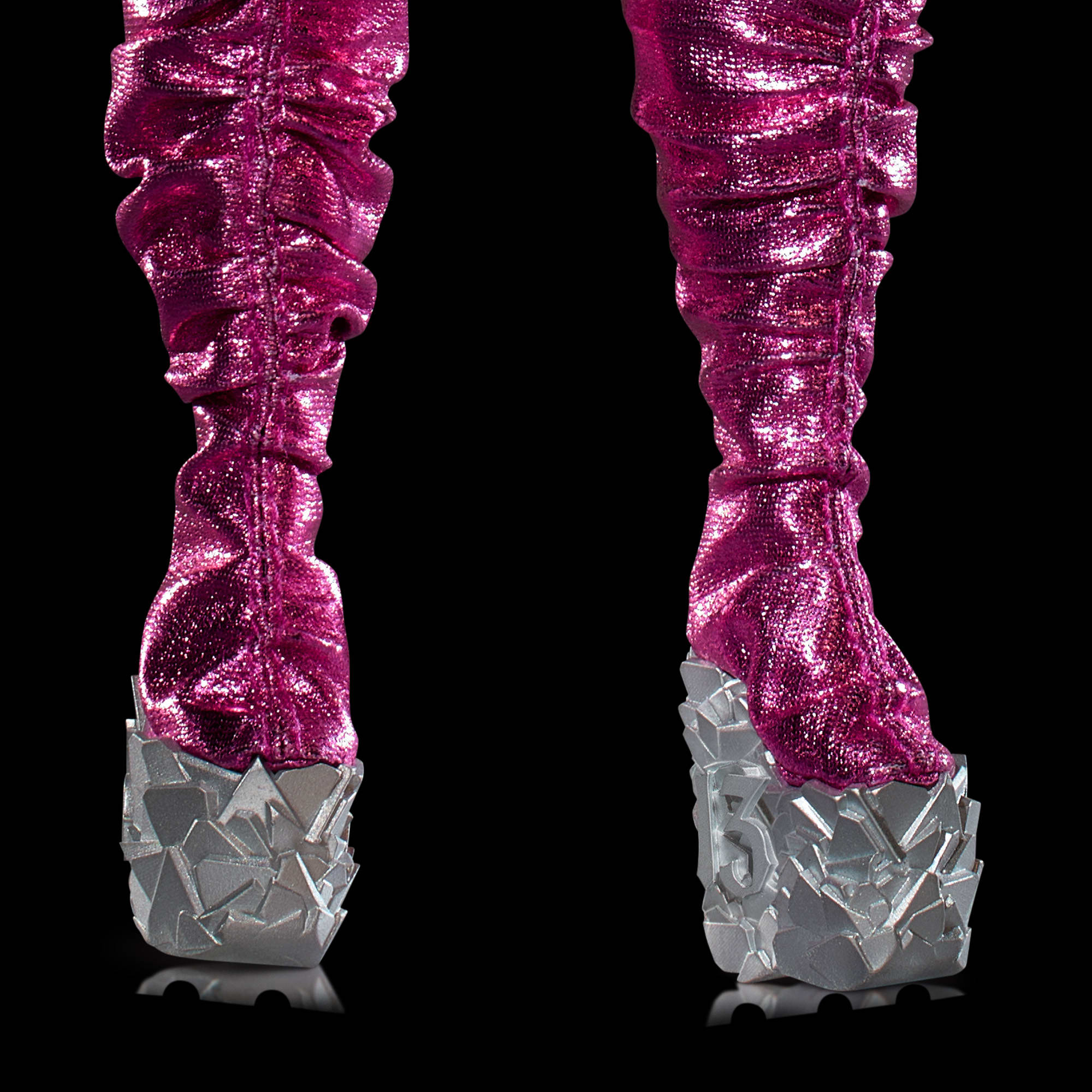 Monster High 2025 Fang Vote Catty Noir Doll - Image 4