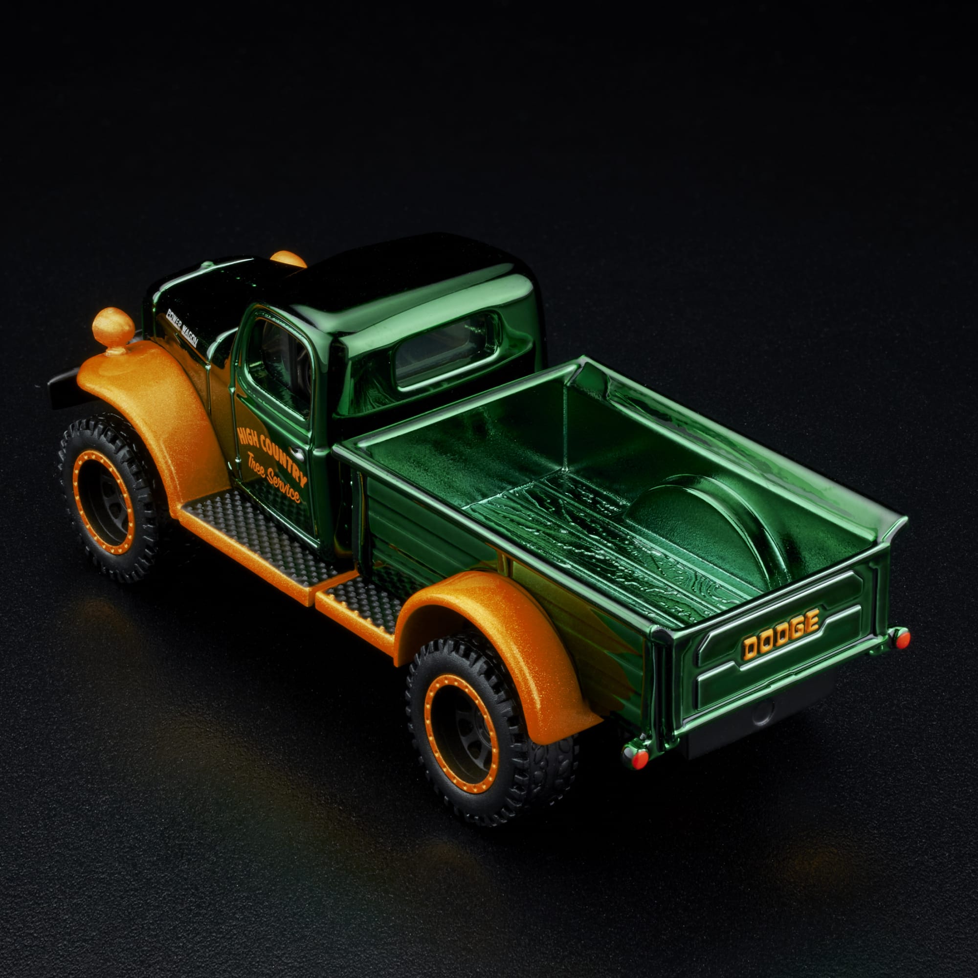 Hot Wheels RLC Exclusive Holiday 1952 Dodge Power-Wagon - Image 11