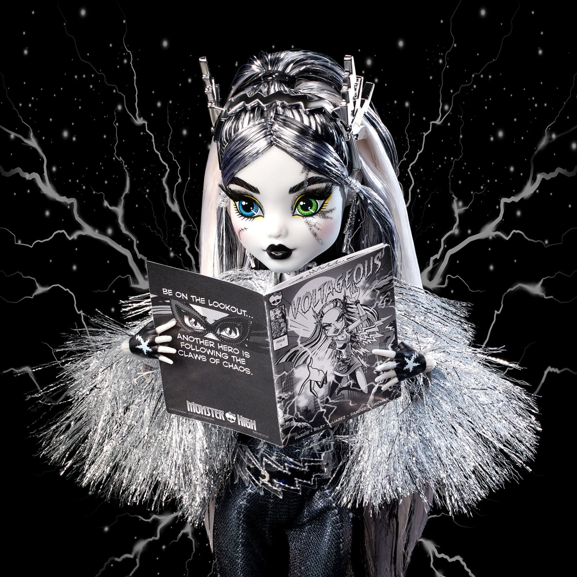 Monster High Voltageous Frankie Stein Reproduction Doll - Image 4