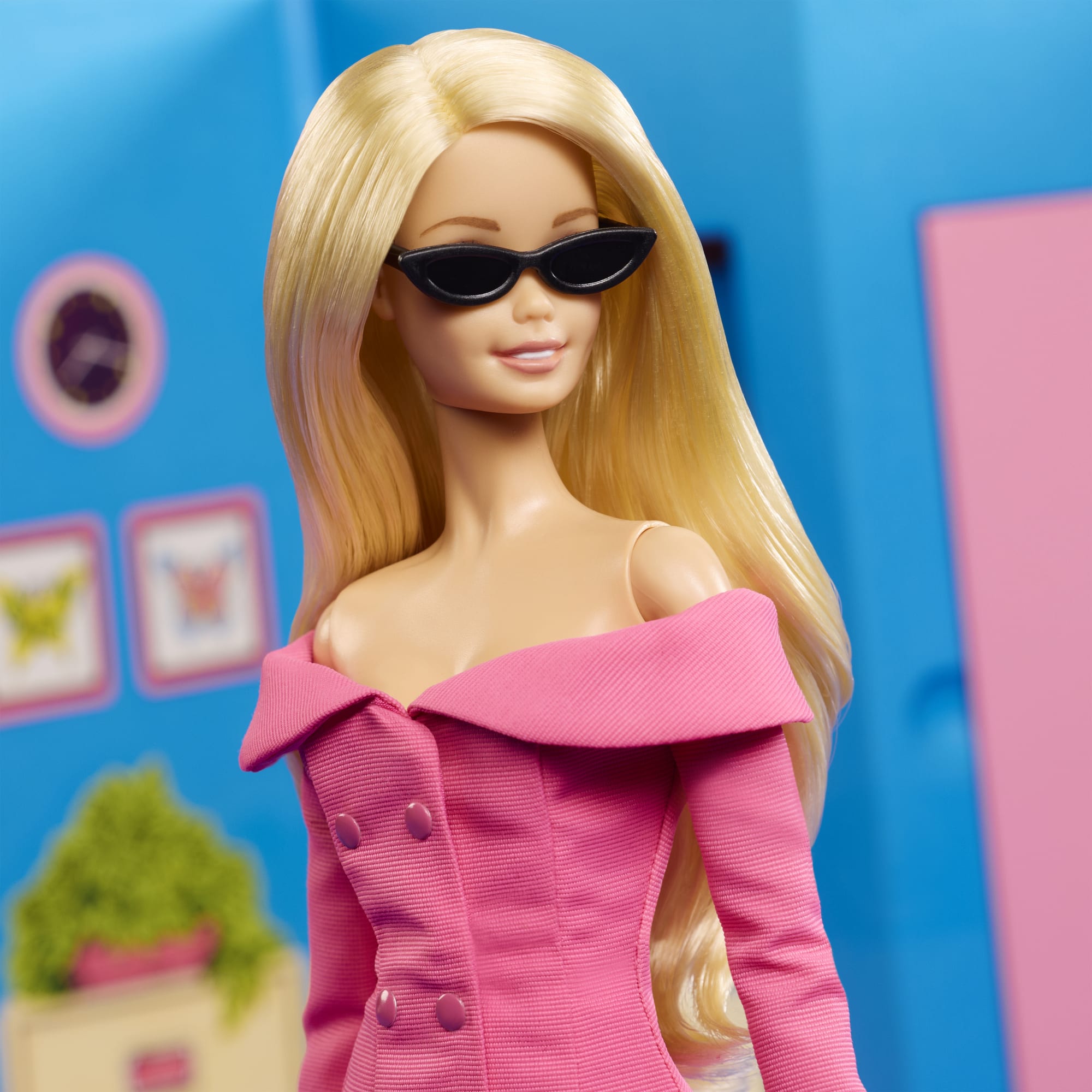 Barbie Signature Styled By Andrew Mukamal Barbie Doll With 3 Day-To-Night Looks & Accessories - Image 3