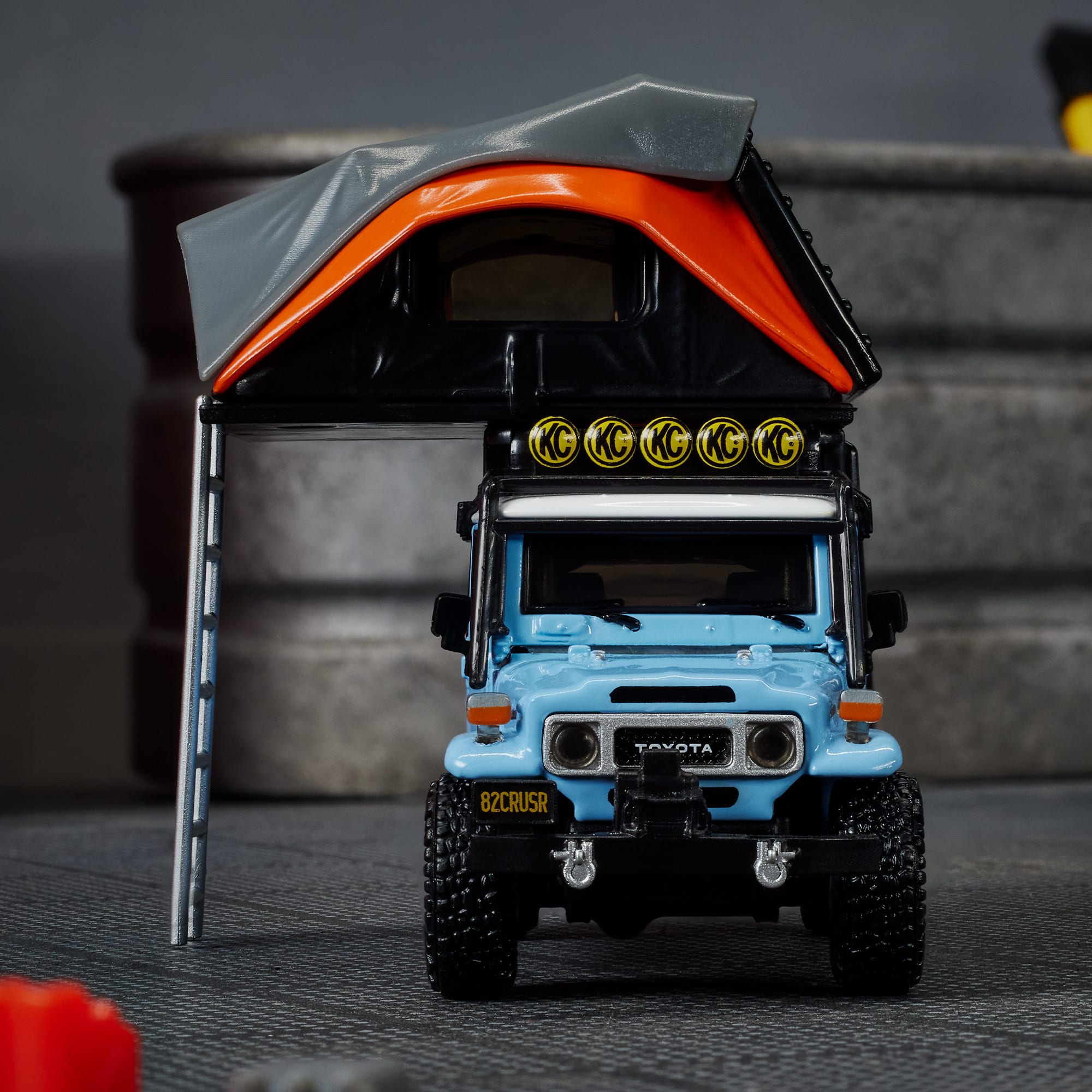 Hot Wheels Elite 64 Mod Shop 1982 Custom Toyota Land Cruiser FJ45 Troopy - Image 9