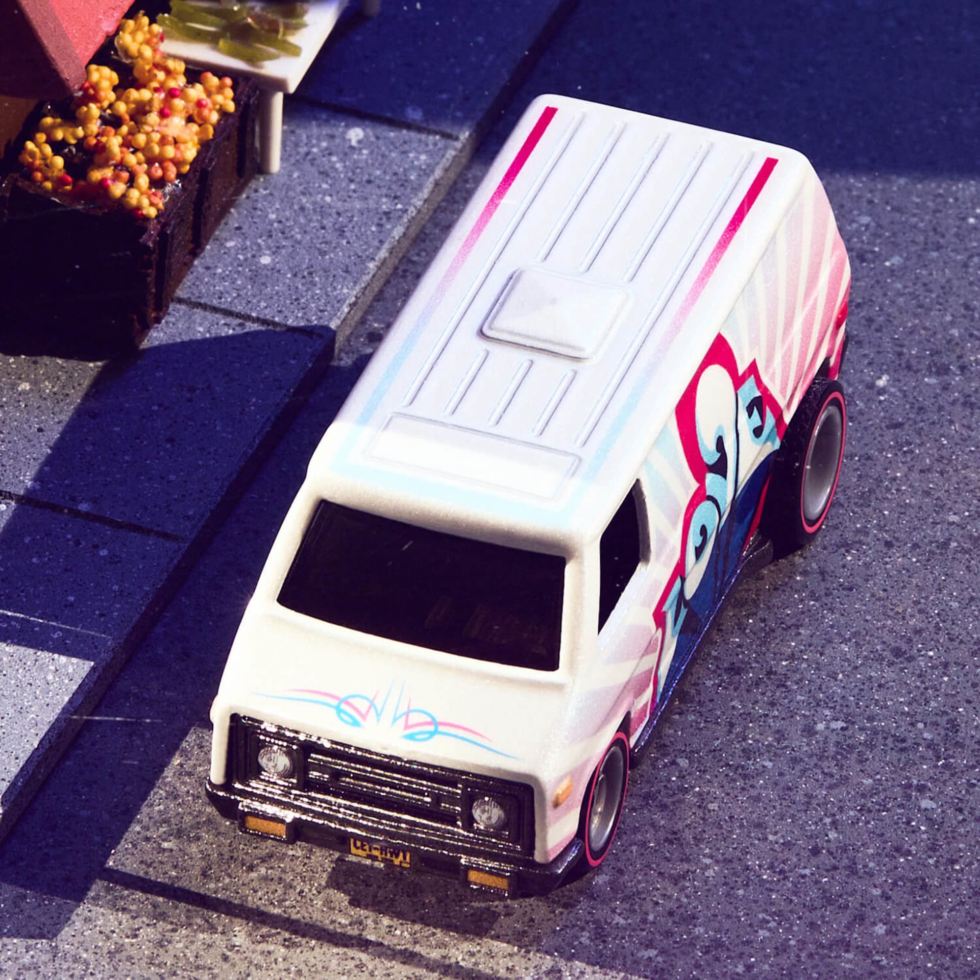 Hot Wheels Cey Adams LOVE 70's Van - Image 4