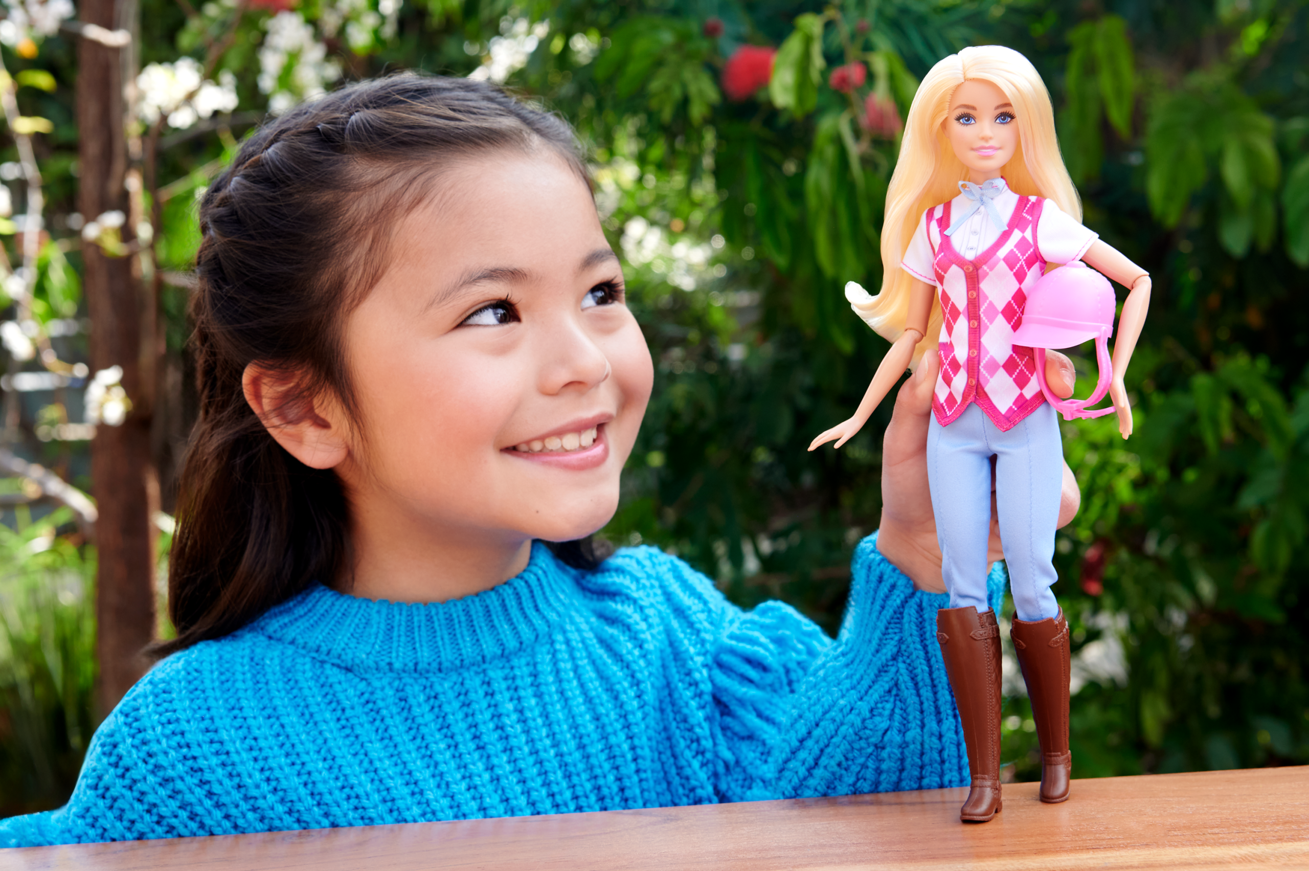 Barbie Mysteries: The Great Horse Chase Barbie Malibu Doll With Riding Clothes & Accessories - Image 2