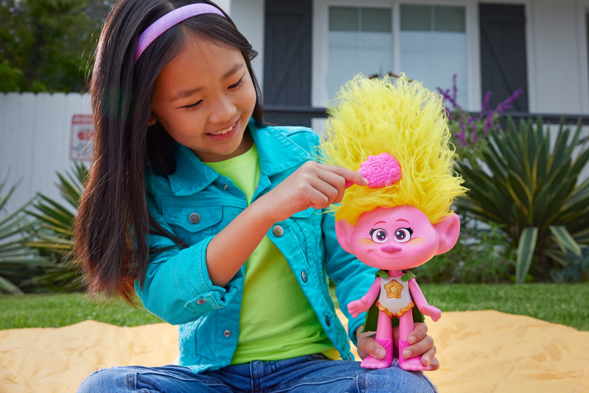 Dreamworks Trolls Band Together Rainbow Hairtunes™ Poupée Viva - Image 2