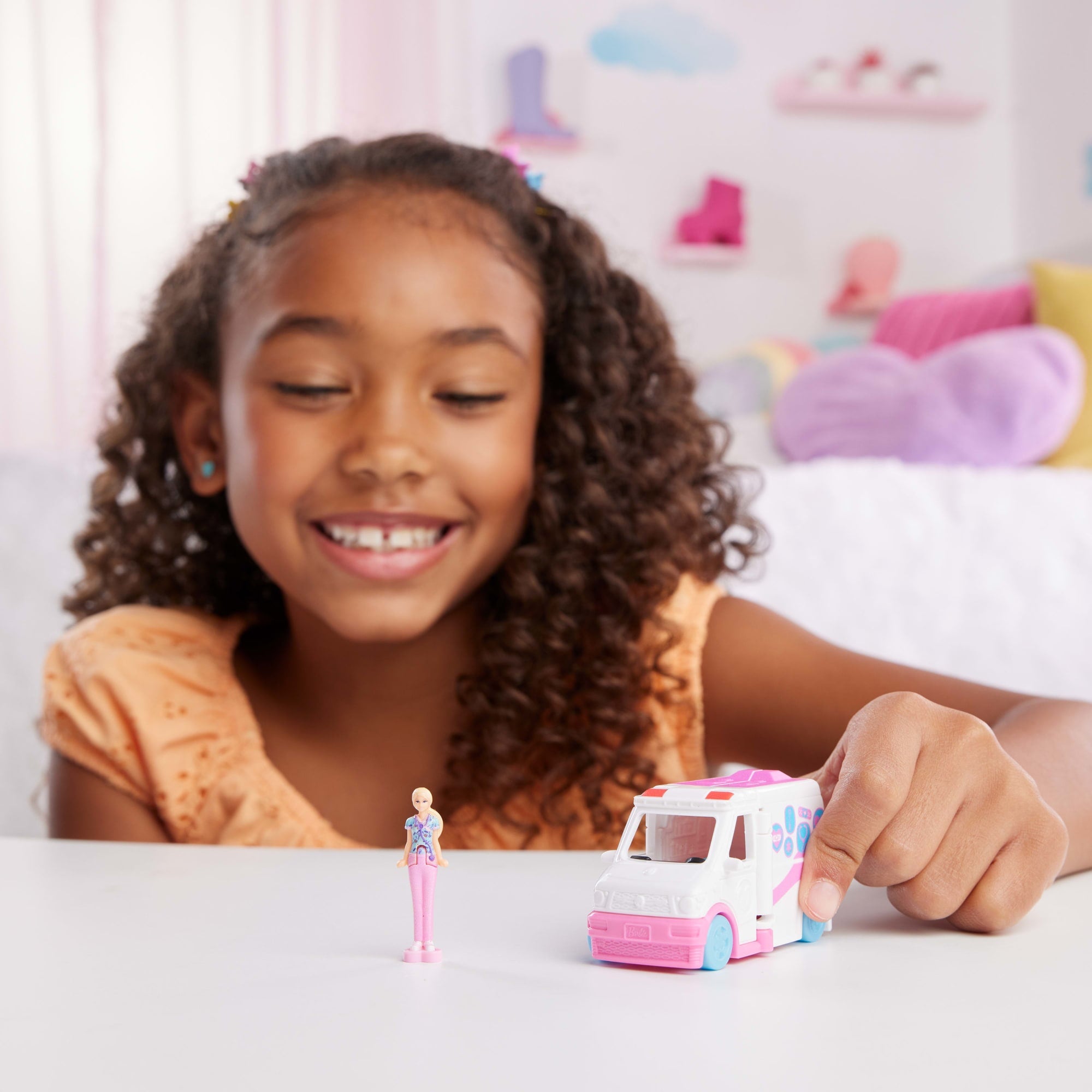 Barbie Mini BarbieLand Veículo para Boneca Ambulância com Mini Boneca - Image 2