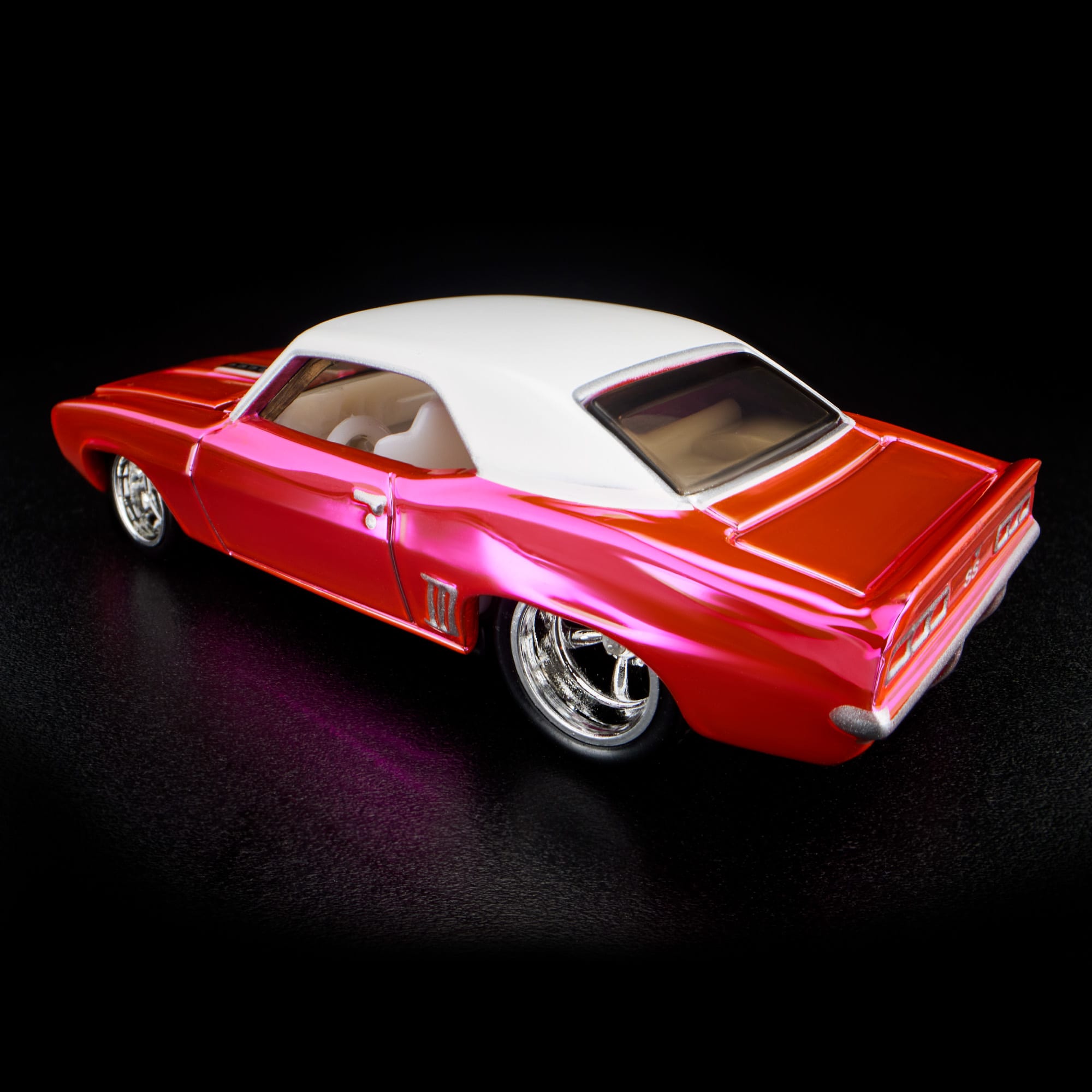 Hot Wheels RLC 1969 Chevy Camaro SS - Image 11