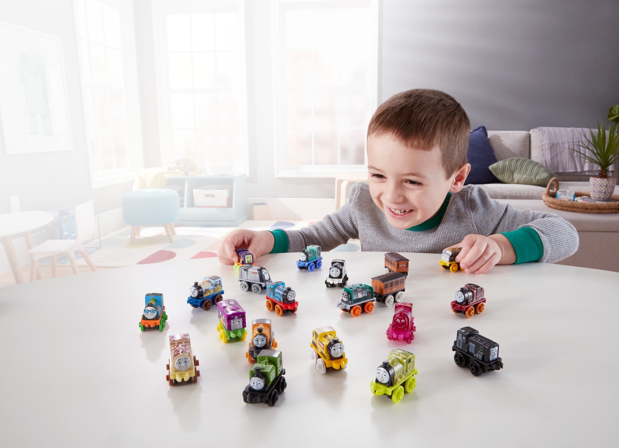Thomas & Friends Minis Toy Train Pack. 20 Miniature Engines And Railway Vehicles For Preschool Kids - Image 2