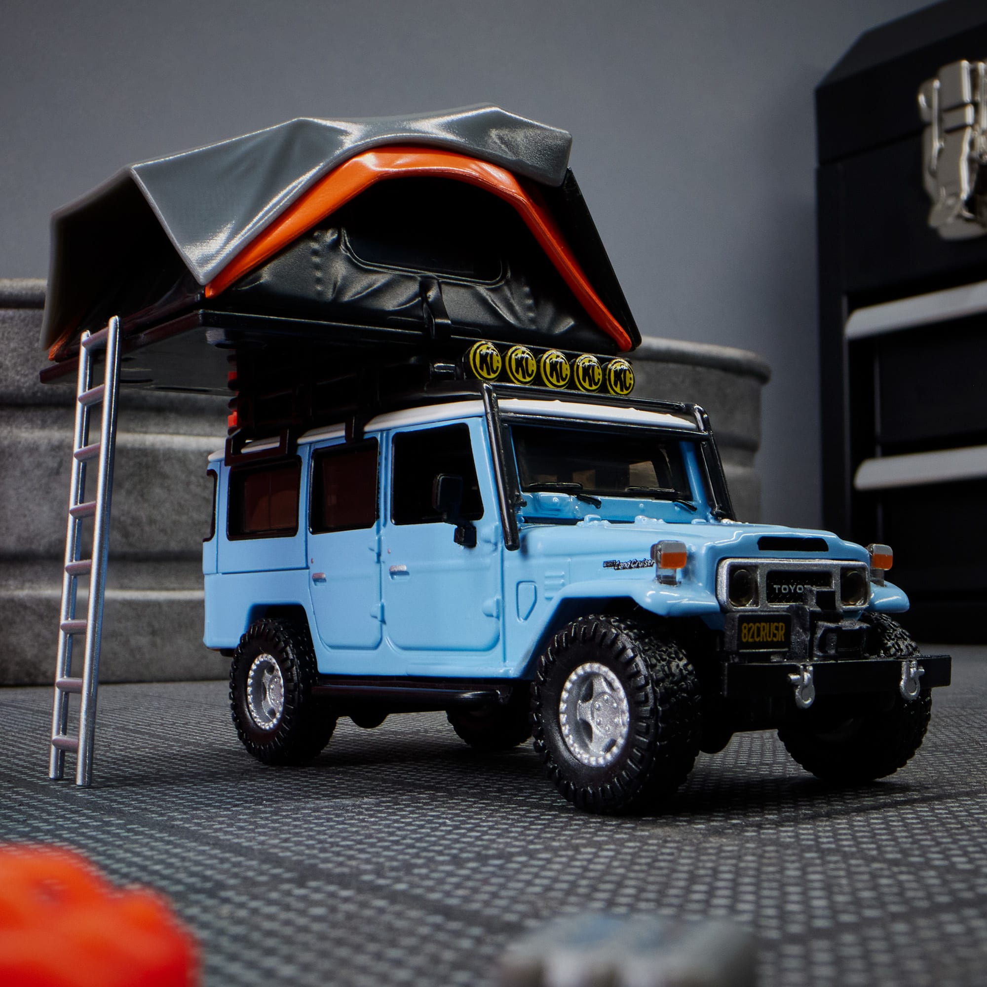 Hot Wheels Elite 64 Mod Shop 1982 Custom Toyota Land Cruiser FJ45 Troopy - Image 8