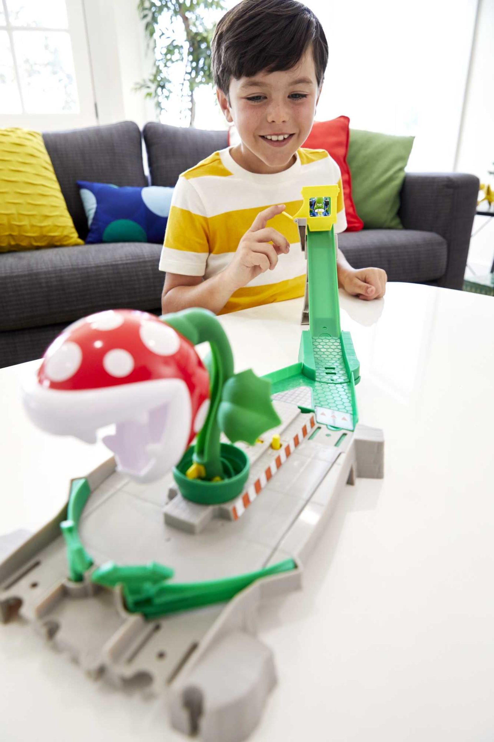 Hot Wheels Mario Kart Piranha Plant Track Playset With 1 Toy Car - Image 4