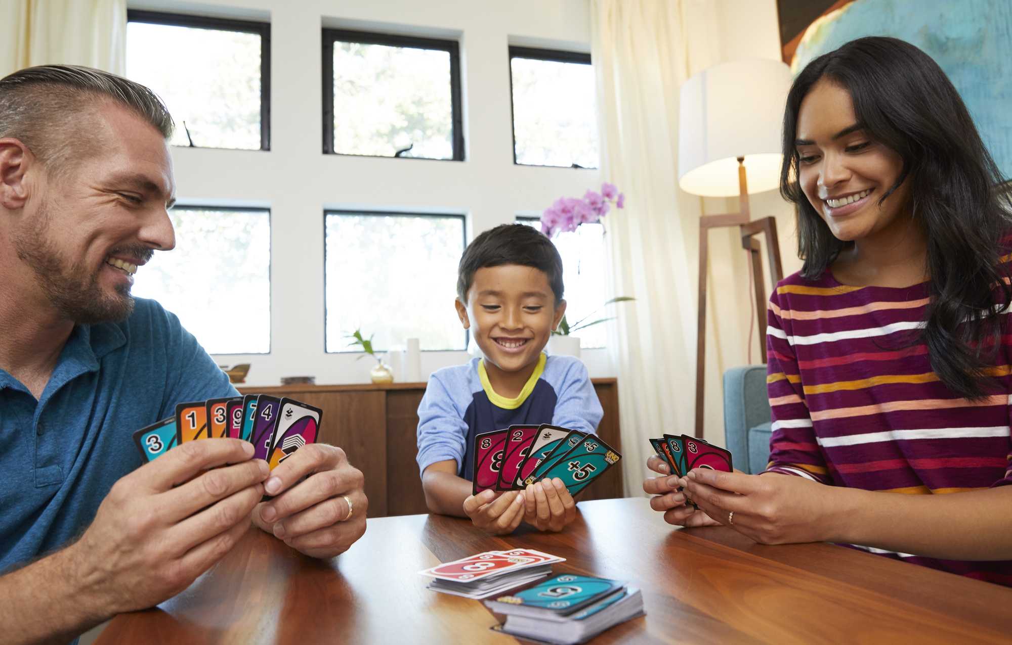 UNO Flip! Card Game For Kids. Adults & Family Night in Collectible Storage Tin - Image 2