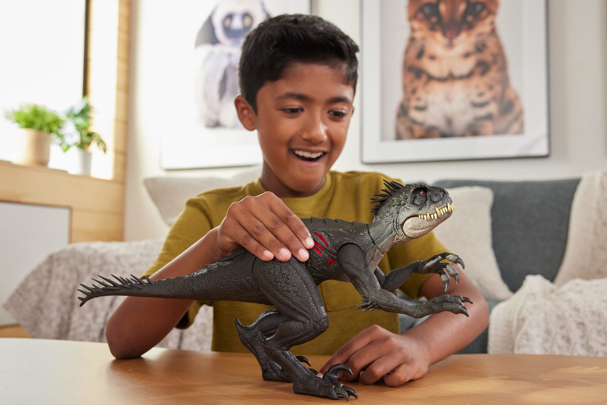 Jurassic World Ultimate Damage Scorpios Rex Dinosaur Toy Figure With Damage. Light & Sound Toy - Image 2