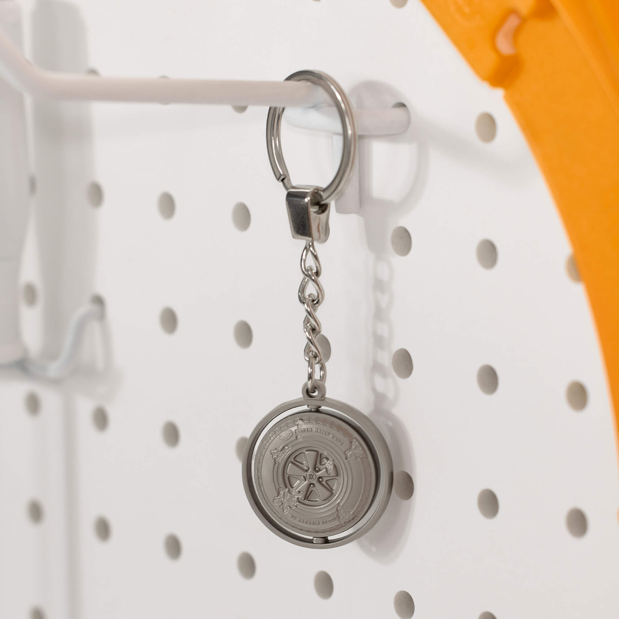 Hot Wheels x Daniel Arsham Spinner Keychain - Image 2