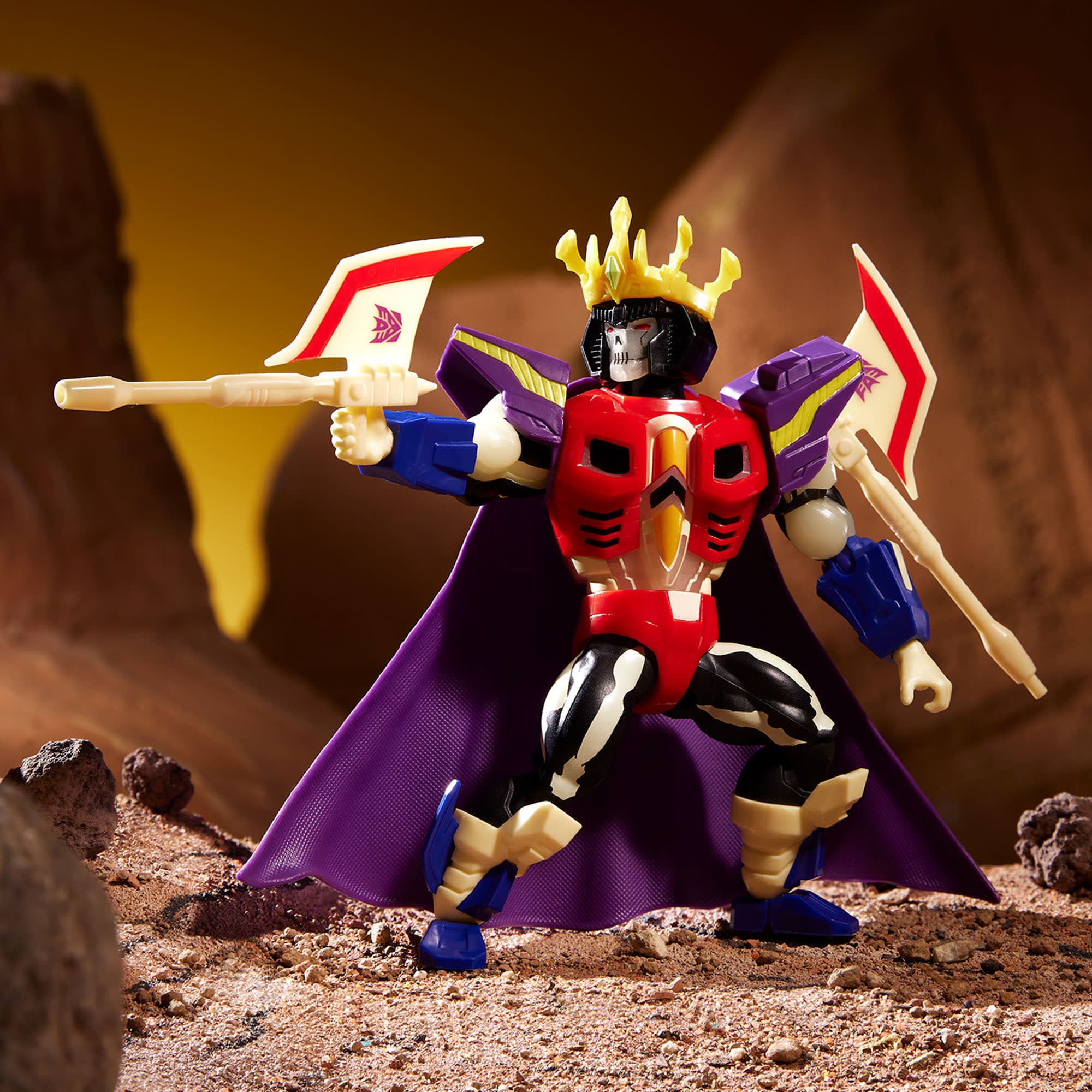 Masters of the Universe x Transformers Starscream Armor Scare Glow Action Figure - Image 2
