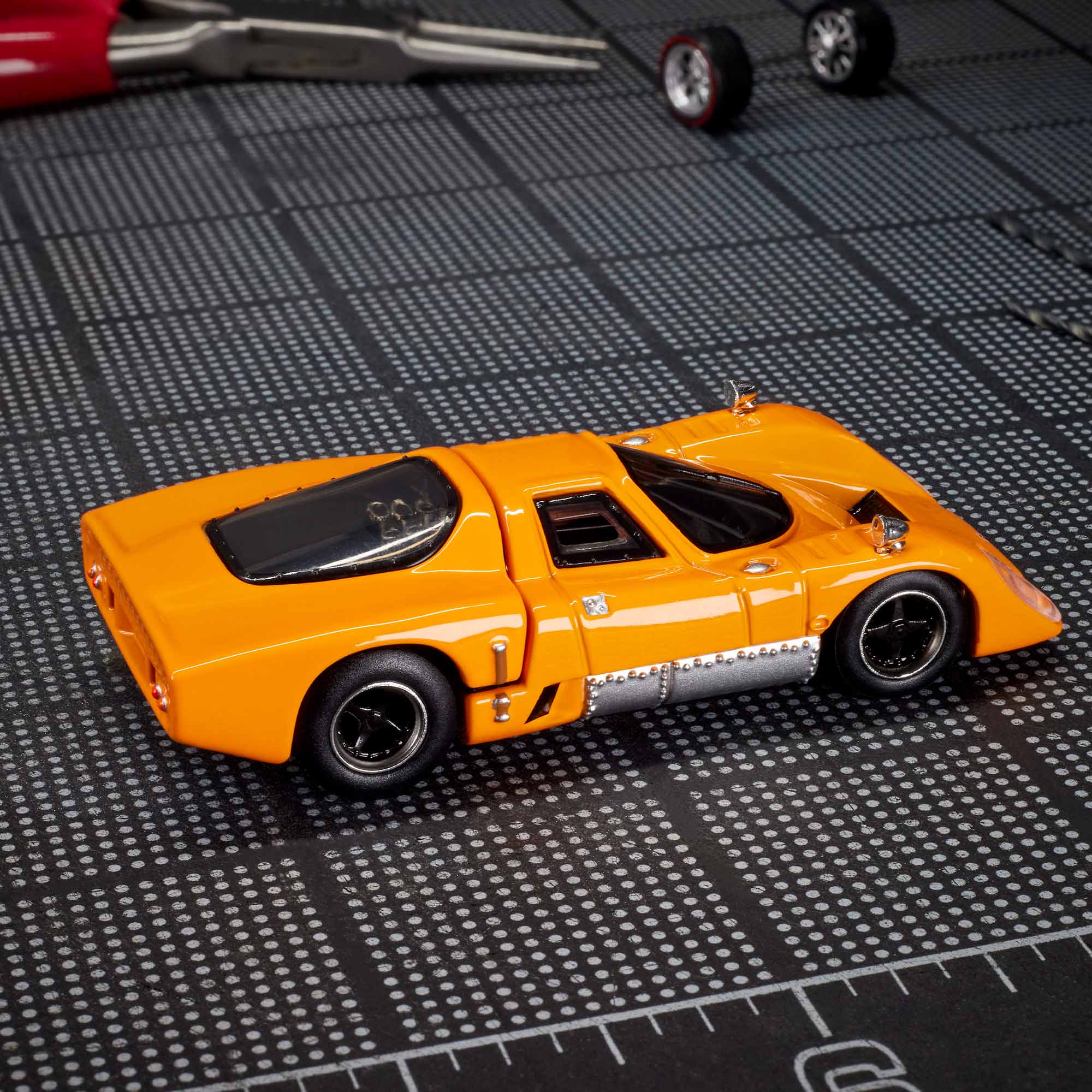 Hot Wheels Elite 64 McLaren M6GT - Image 4