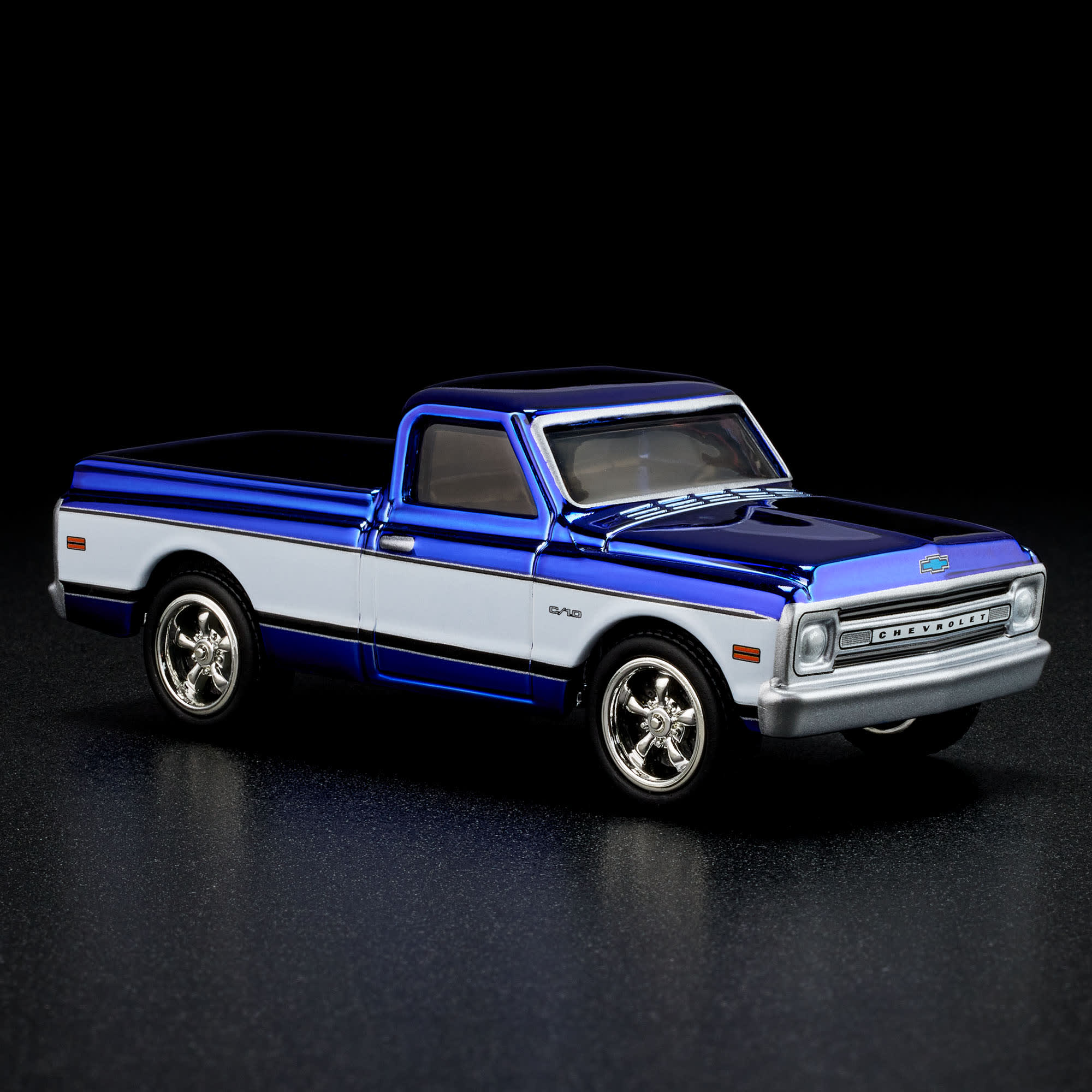 Hot Wheels RLC Exclusive 1969 Chevy C-10 - Image 3