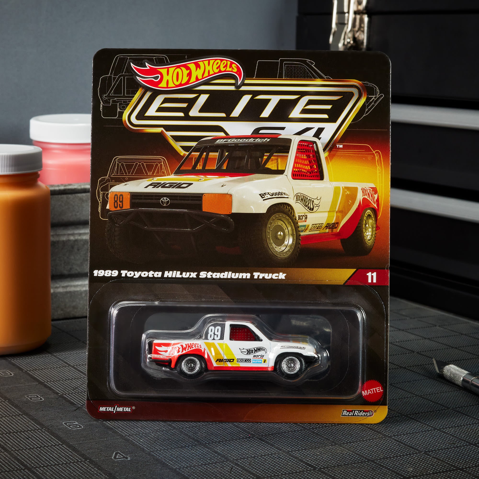Hot Wheels Elite 64 1989 Toyota HiLux Stadium Truck - Image 18