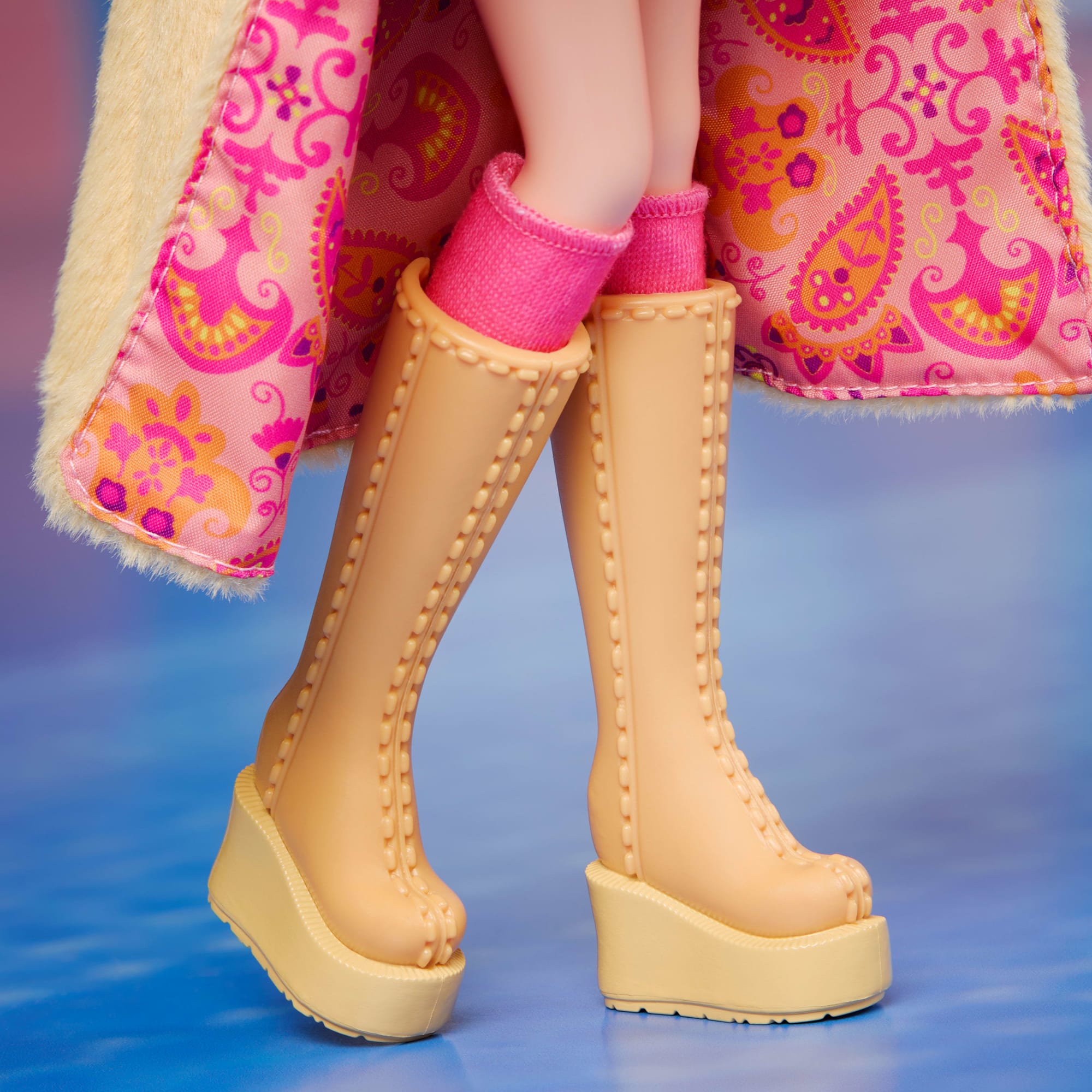 My Scene Chelsea Doll - Image 4