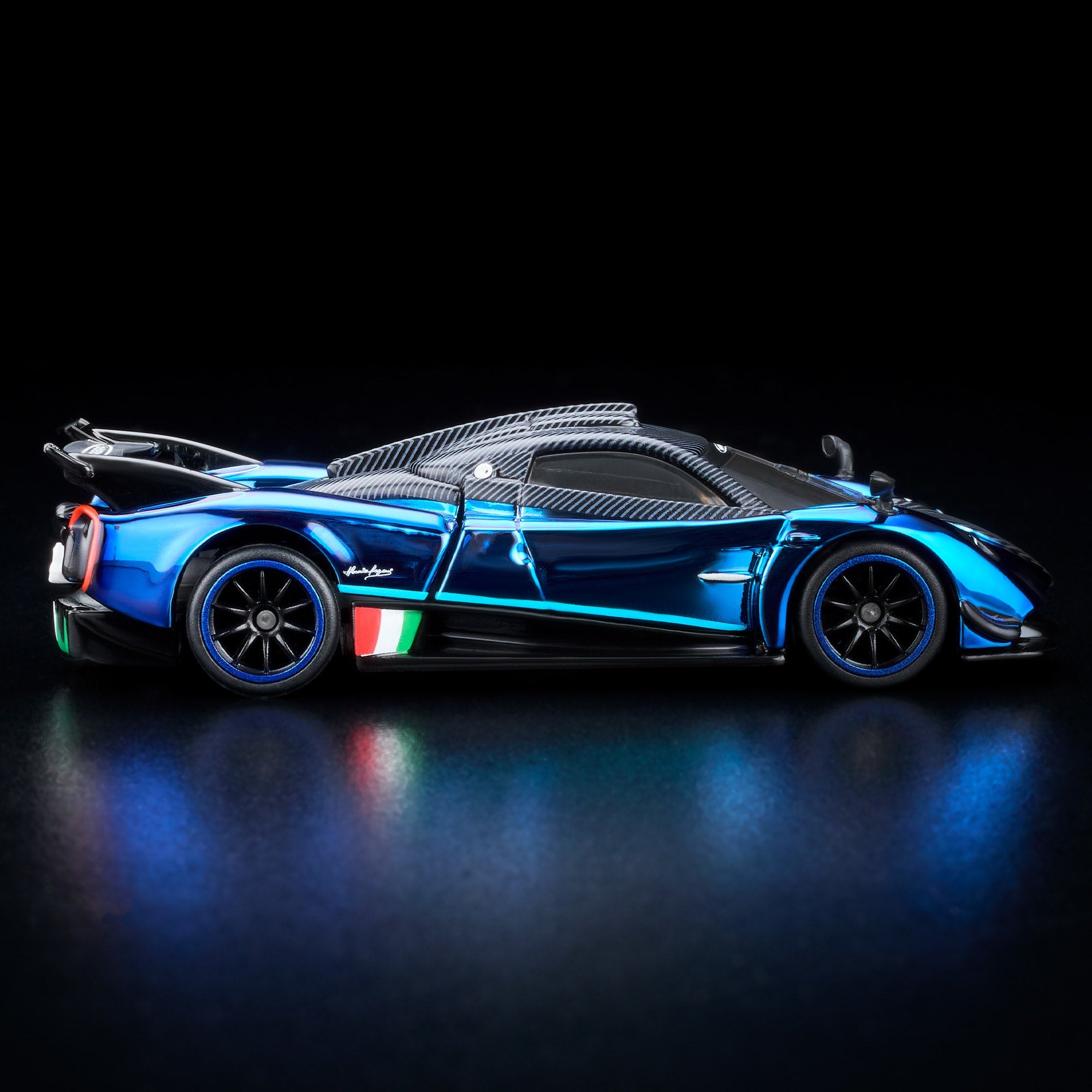 Hot Wheels RLC Exclusive 2021 Pagani Huayra R - Image 7