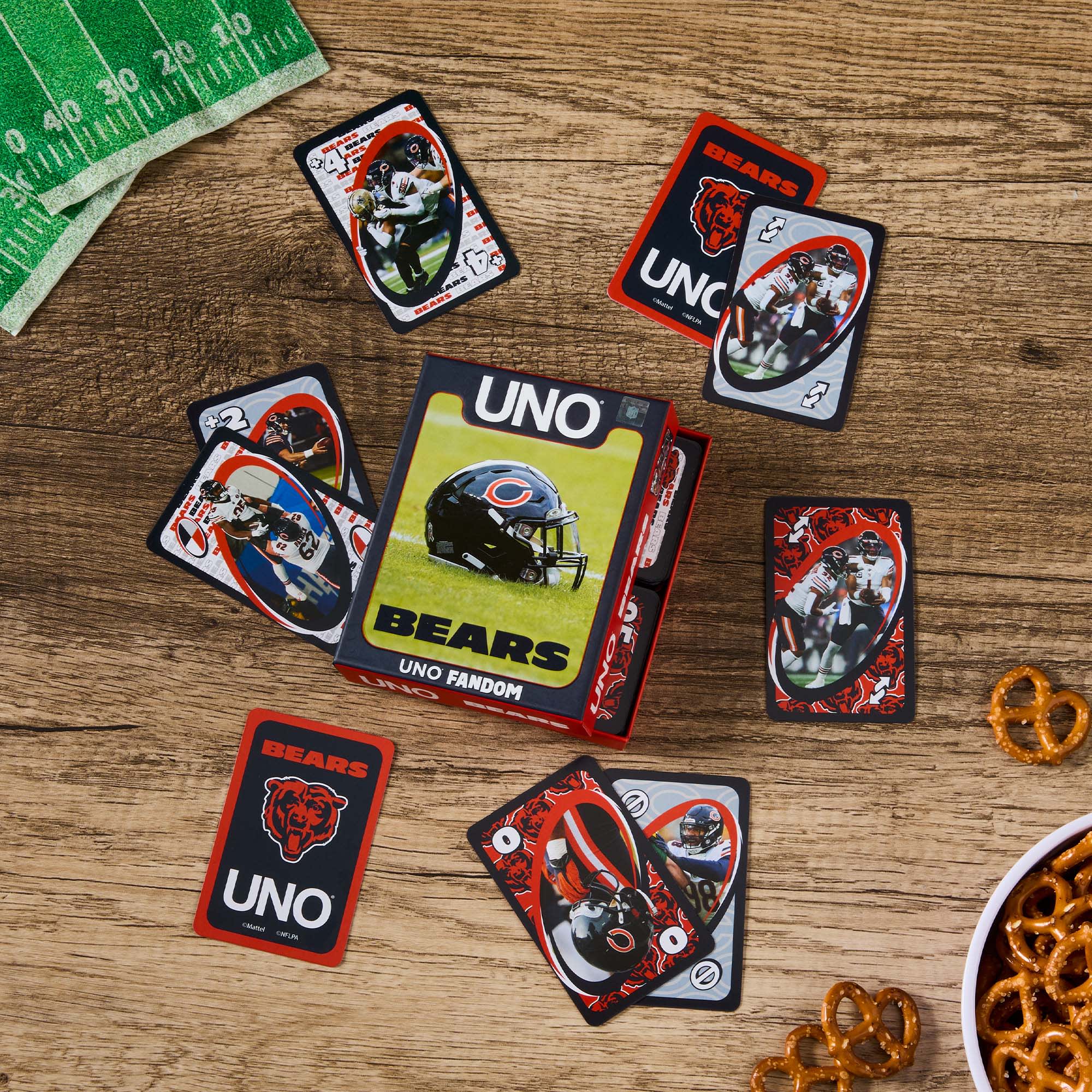 UNO Fandom NFL Chicago Bears Game Deck - Image 3